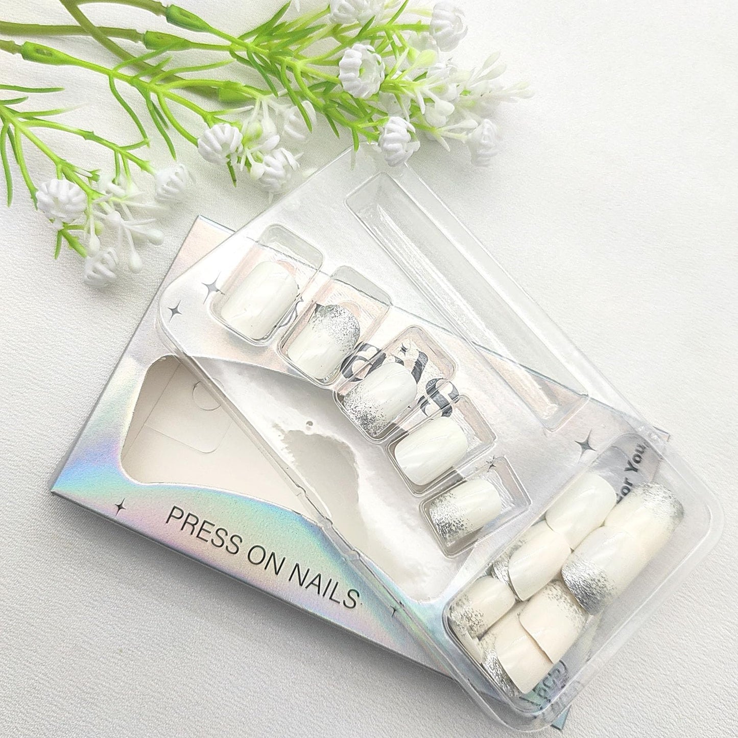 Square Press on Nails Short Fake Nails with Silver Glitter Designs Nails Press ons White Glue on Nails Glossy Acrylic Nails Simple Artificial Nails Natural Stick on Nails for Women 24Pcs