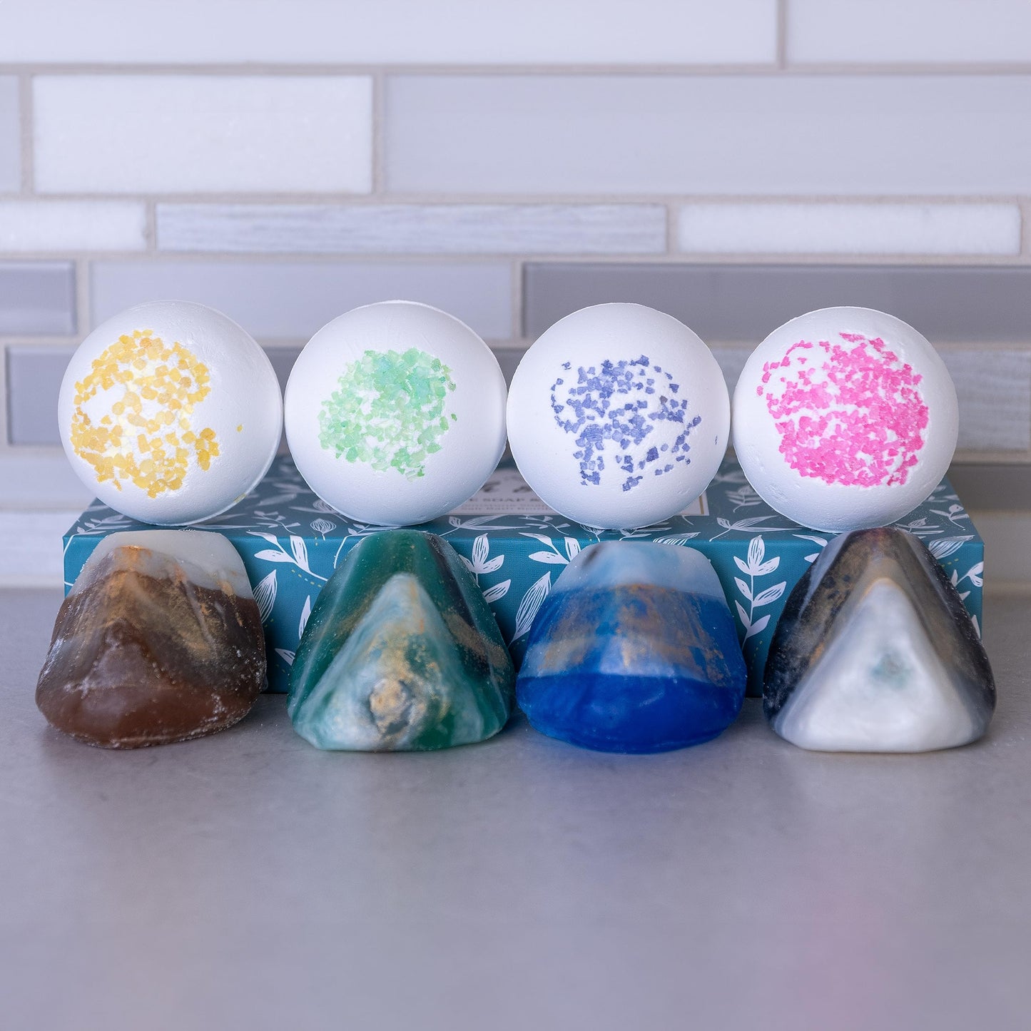 Gemstone Soap & Bath Bomb Set- Relaxing Spa Gift for women- Mothers day gift set- 4 Decorative scented Rock Soap with Crystals and 4 Fizzy Bath Bomb- with Natural Ingredients & Essential Oil