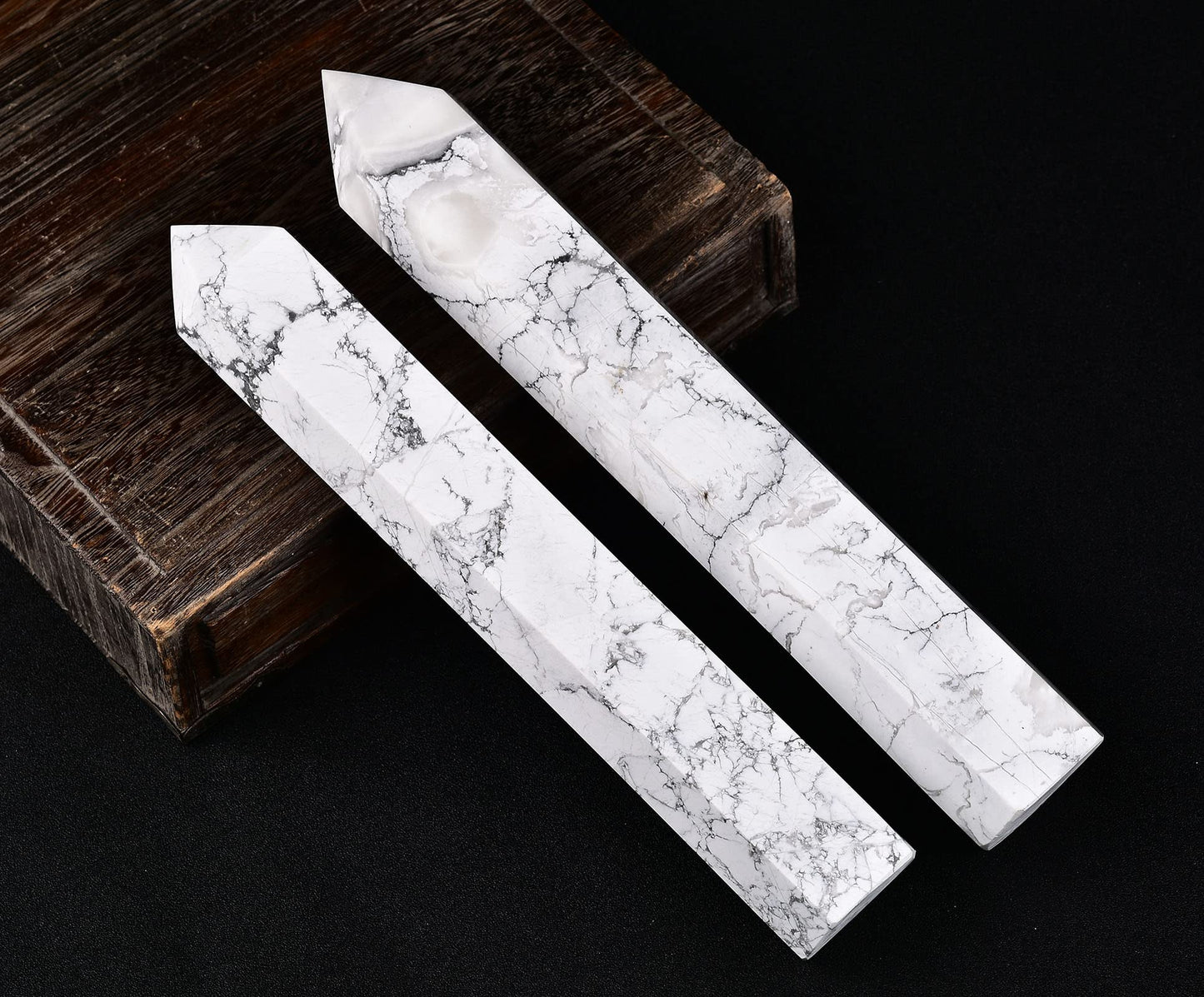 AMOYSTONE Large Healing Crystal Obelisk Tower White Howlite Point Wand Crystal Decor Reiki Gifts for Bignners 2.2-2.6 LBS