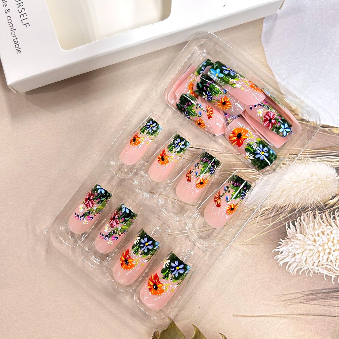 TBRZTR Flower Fake Nails Square Press on Nails Medium Colorful Daisy Pattern Design Spring Flower False Nails Full Cover Artificial Nails Press Nails with Charm Acrylic Glue on Nails for Women