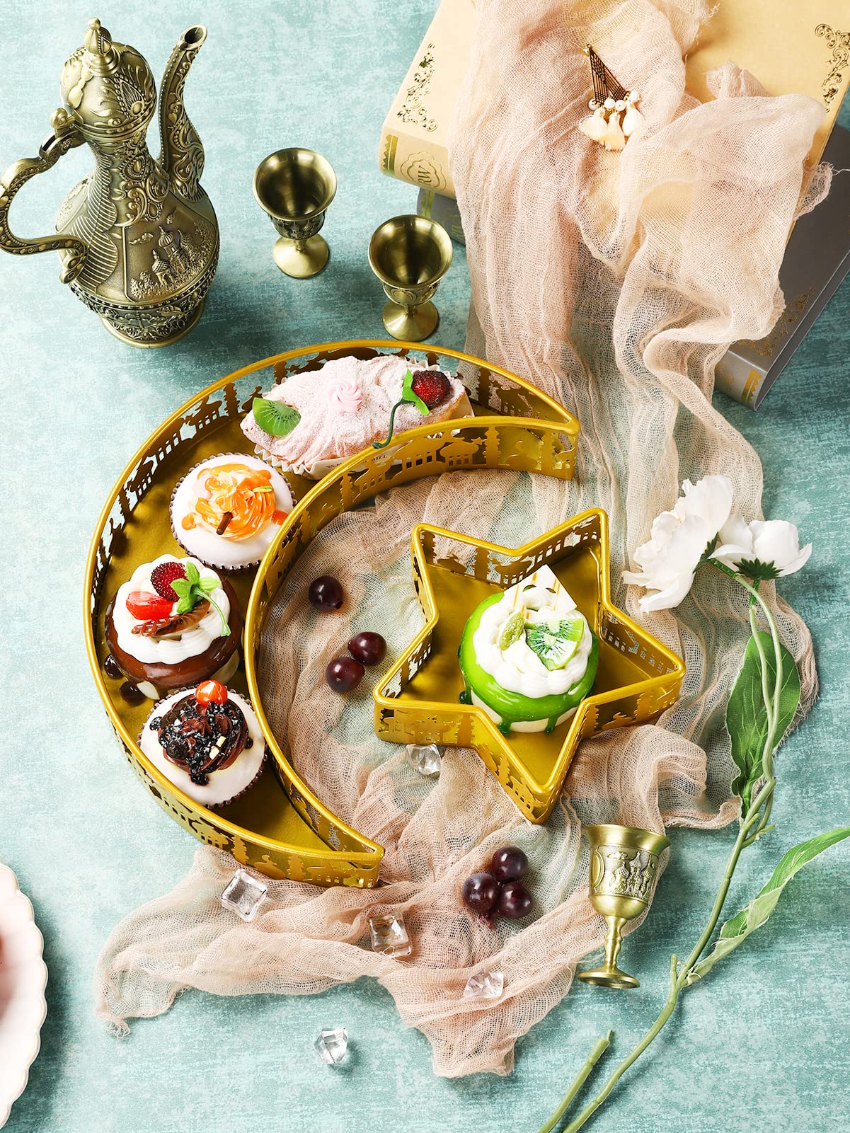 2PCS Ramadan Serving Trays Decorations for Home - Moon Star Shaped Eid Mubarak Table Decor Gifts, Islam Muslim Al-Fitr Iftar Party Crescent Iron Platters Dishes(Palace Pattern)