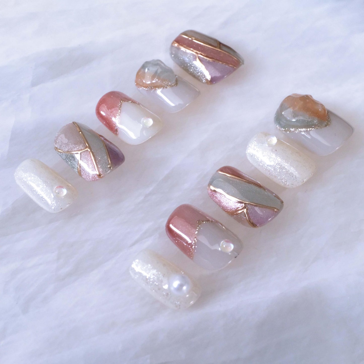 Handmade Geometric Cat Eye Press on Nails, Short Square Gel Fake Nails with Colorful Design, 10 Pieces (Medium Size, SS)