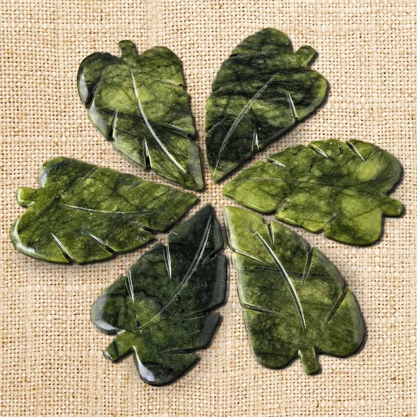 Runyangshi 1PCS Natural Green Jade Stone Hand-Carved Crystal Leaves Sculpture Leaf Shape Crystal Healing Stone Figurines Reiki Gemstone Collection Home Decor Desk Decor