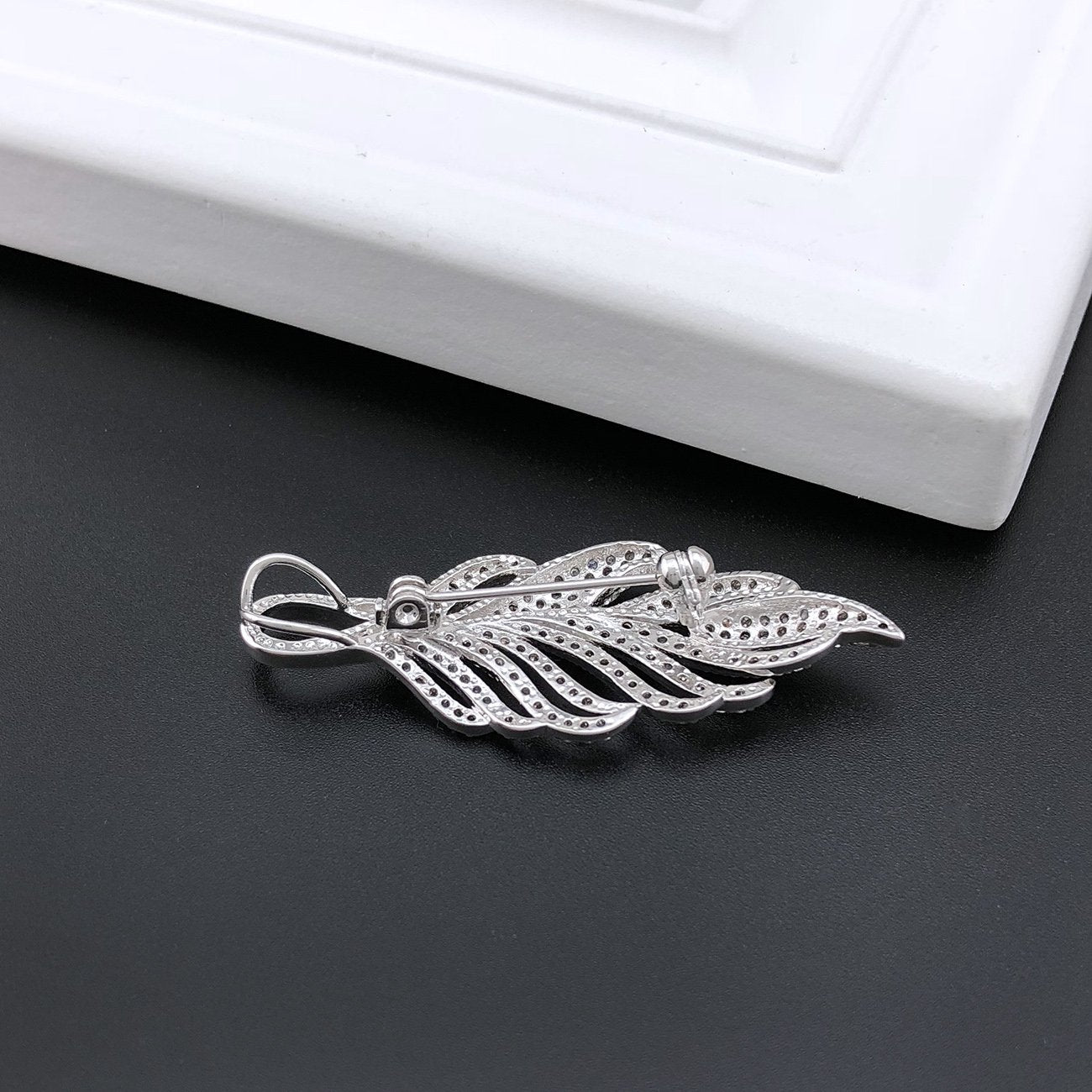 YOQUCOL Elegant Wedding Brooch Pin Cubic Zirconia Crystal Feather Shape Bridal Brooch Jewellery for Women