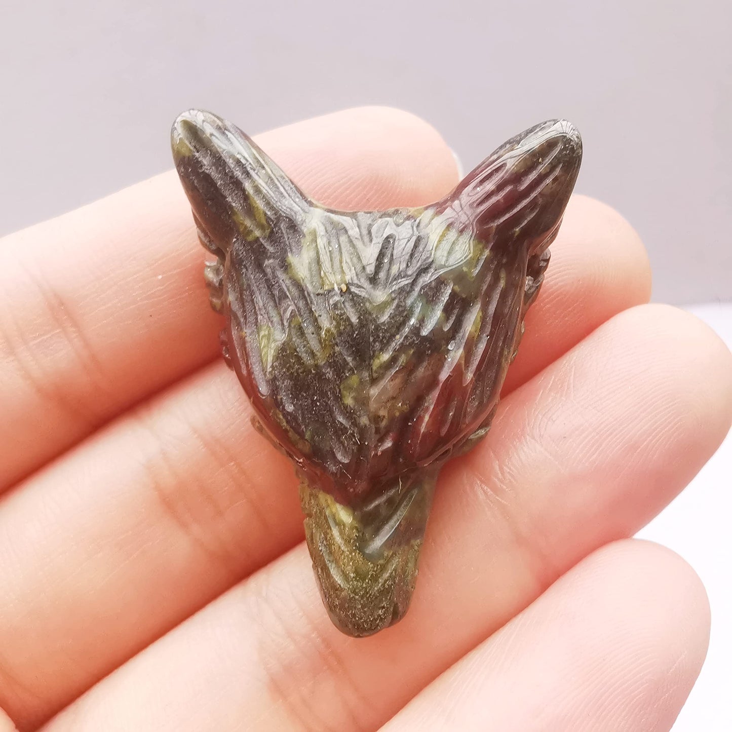 Bacatgem Natural Dragon Blood Jasper 1.37 inchs Wolf Head Pocket Crystals and Healing Stone Figurine,Haped DIY-Jewelry Pendant