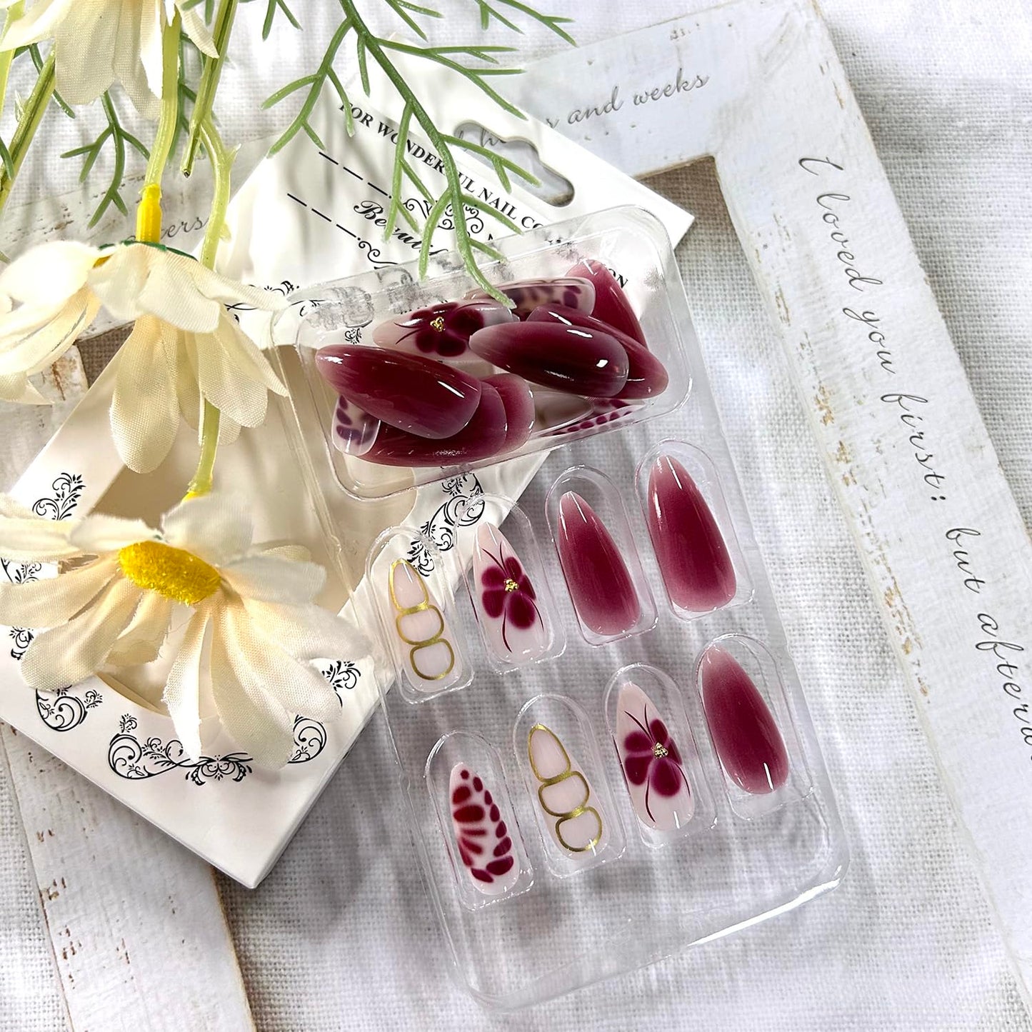 CJDLTS Flower Press on Nails Short Almond Red Floral Lines Pattern Design Gradient Acrylic Fake Nail Full Cover Glossy Almond Tip Artificial Fingernails 24Pcs DIY Press Ons Glue on Naisl for Women