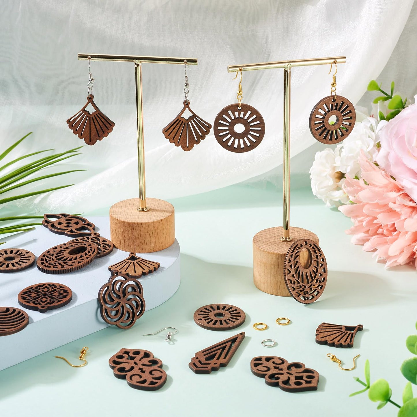 Elecrelive 10 Pairs Wooden Dangle Earring Making Kit Teardrop Oval Flower Leaf Shapes Natural Wood Earring Blanks with Hooks for DIY Craft Jewelry Making