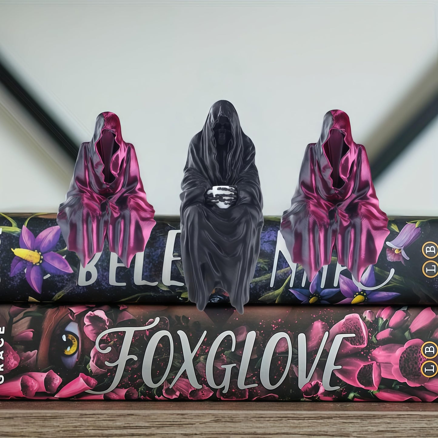 YOUSCPN 3 Pack Hallowen Gothic Decor Sitting Statue | Desktop 3D Printed Figure | 1Pack 4" Black & 2 Pack 2'' Purple Devil Hand Statues for Home Decoration