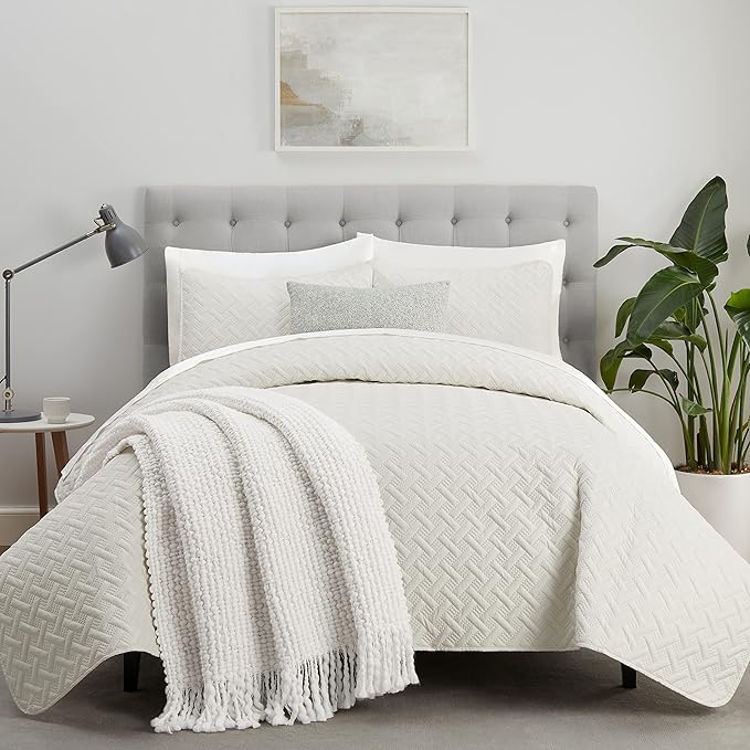 Serta ComfortSure Soft 2-Piece Twin Quilt Bedding Set, Includes Bedspread/Coverlet and Pillow Sham, Bedding for All Seasons, Machine Washable, Ivory
