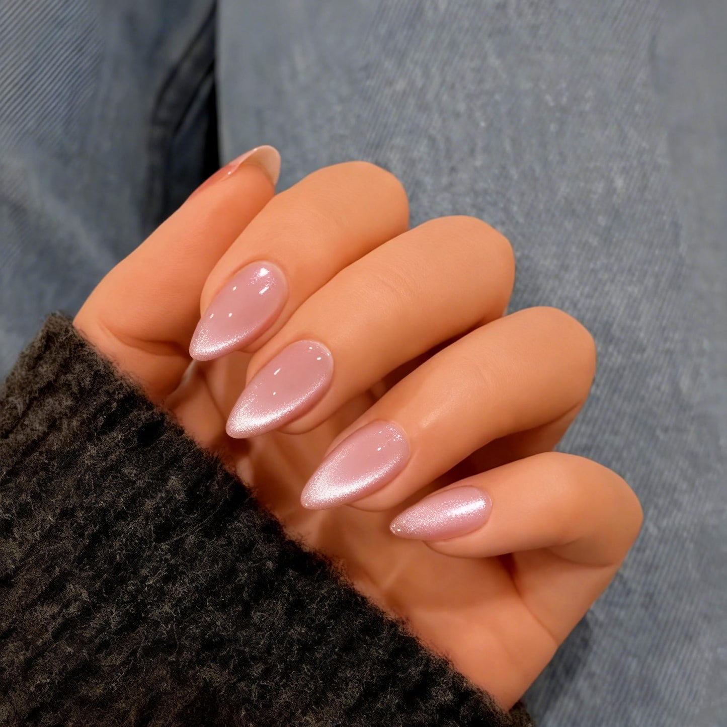 KQueenest Cat Eye Soft Pastel Pink Press on Nails Short Almond Shape, Glazed Glitter Fake Nails Short Stiletto, Thick Glue on Nails for Women, Cute Stick on Nails for Spring Summer Manicure 32 Pcs