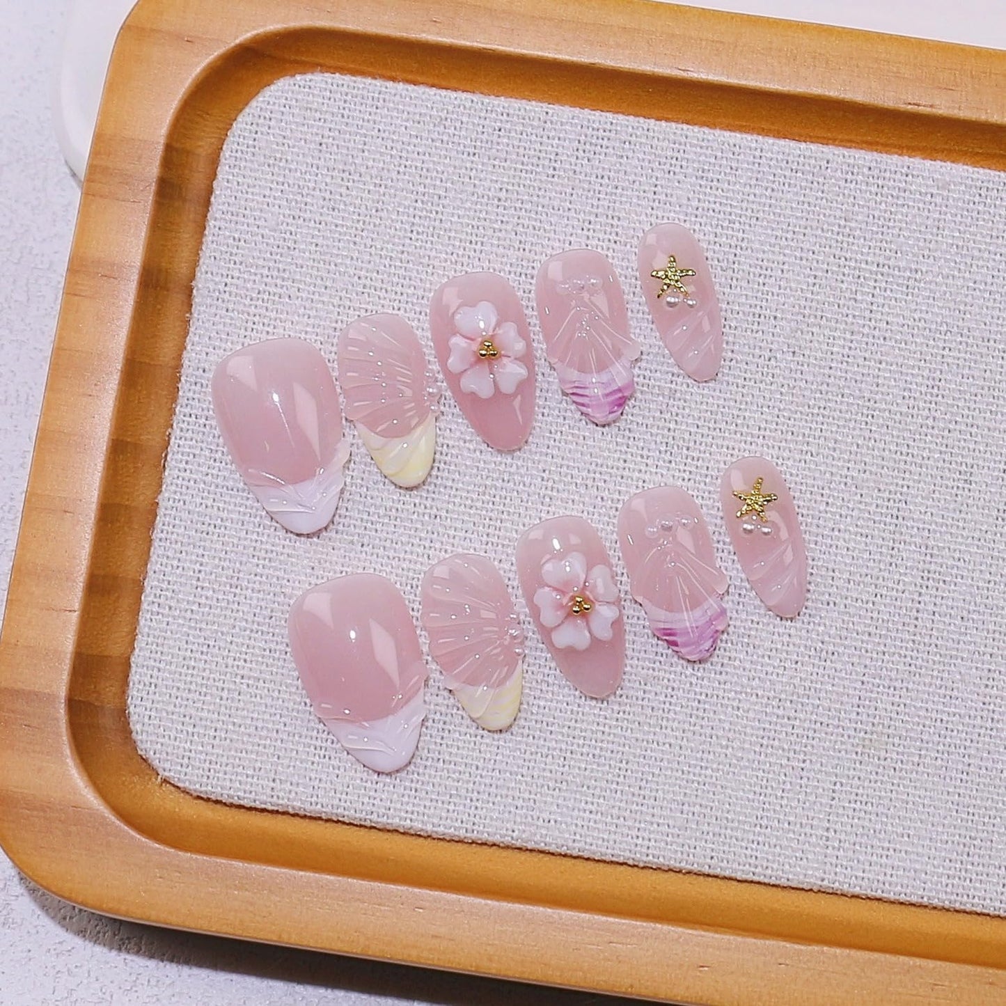 Handmade Press on Nails Flower Press on Nails French Tip False Nails with 3D Star Designs Short Almond Shaped Fake Nails Glossy Full Cover Artificial Acrylic Nails for Women (Size M)