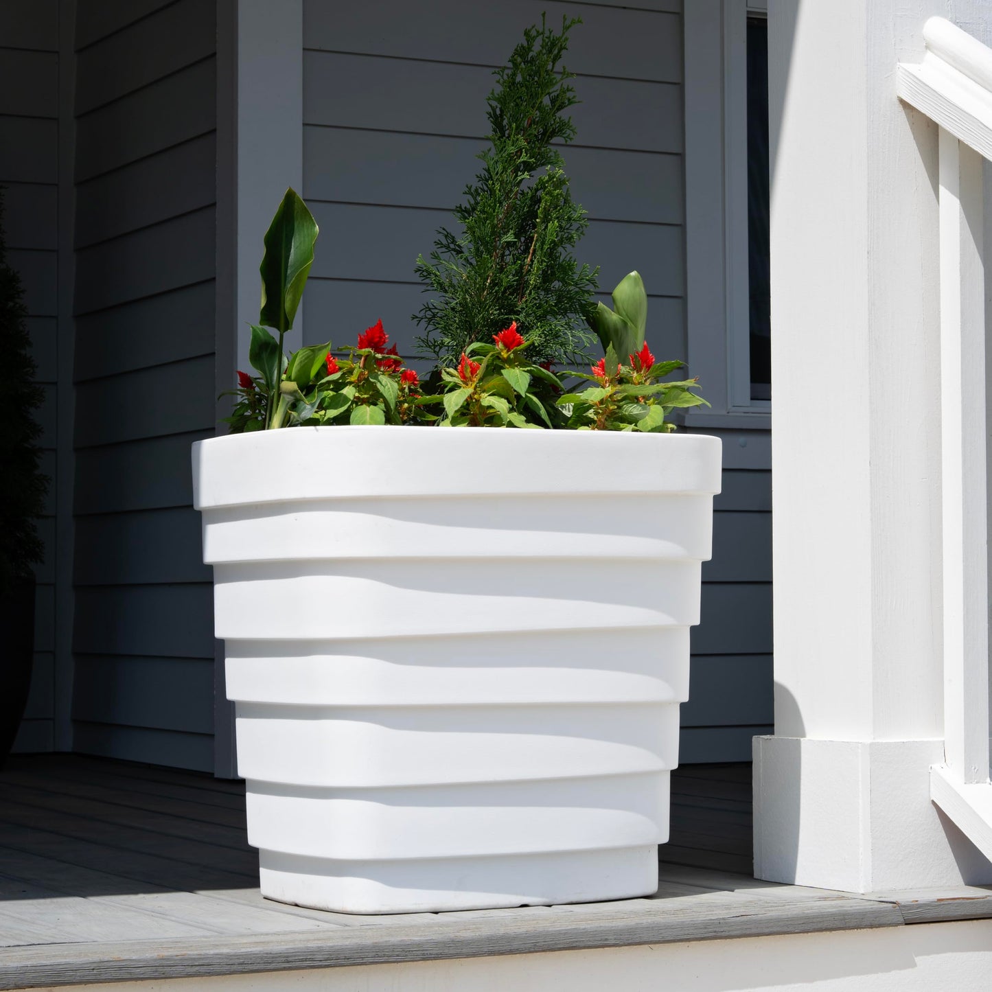 Step2 Wave 20x24 Planter, Large Planters for Outdoor Plants, Gardening and Flower Pot for Patio or Porch, Efficient Drainage, Durable Plastic, White, 2-Pack