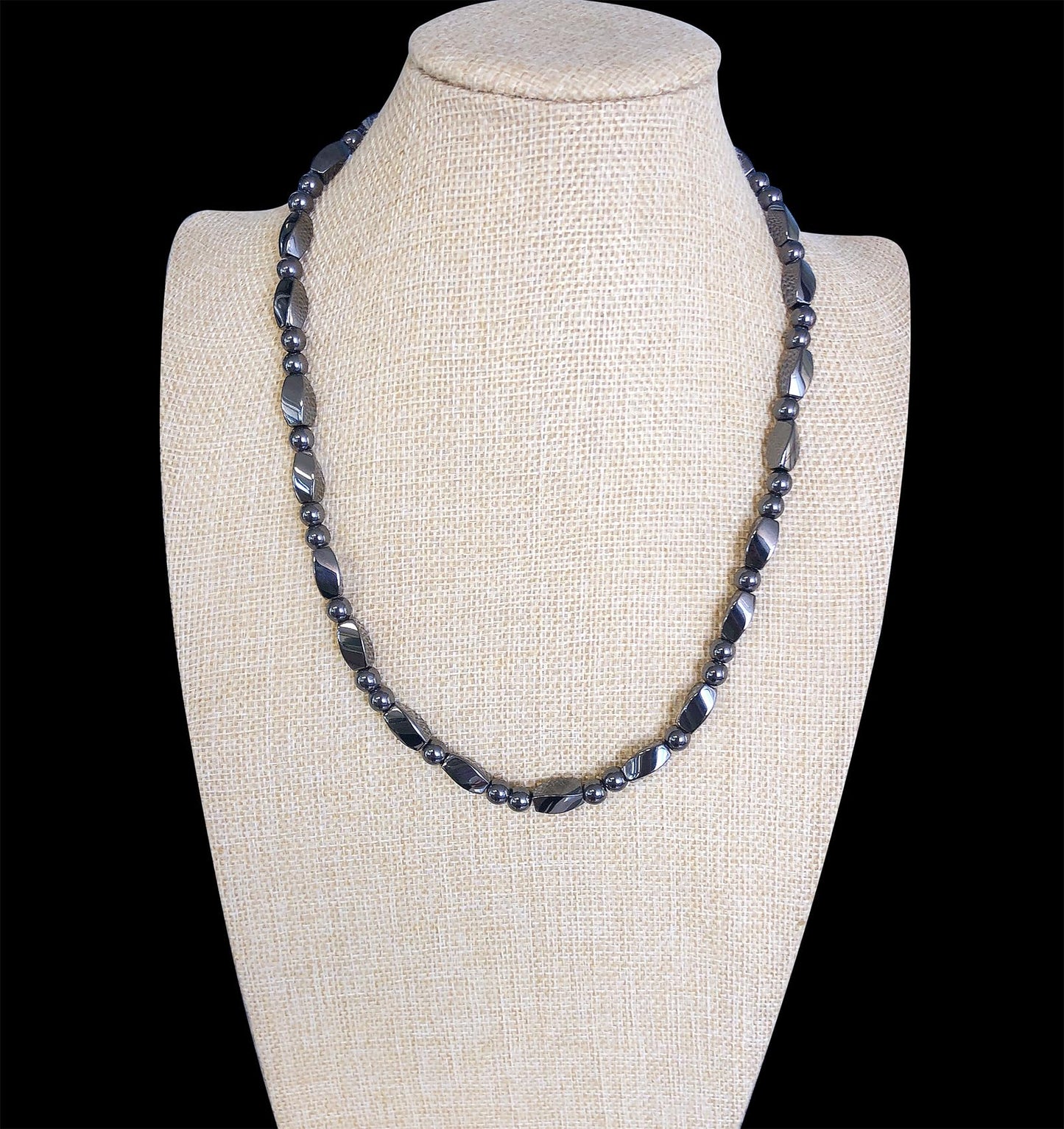 Ecooon 5A grade hematite magnetic therapy necklace for men and women, healing stone unisex 20"