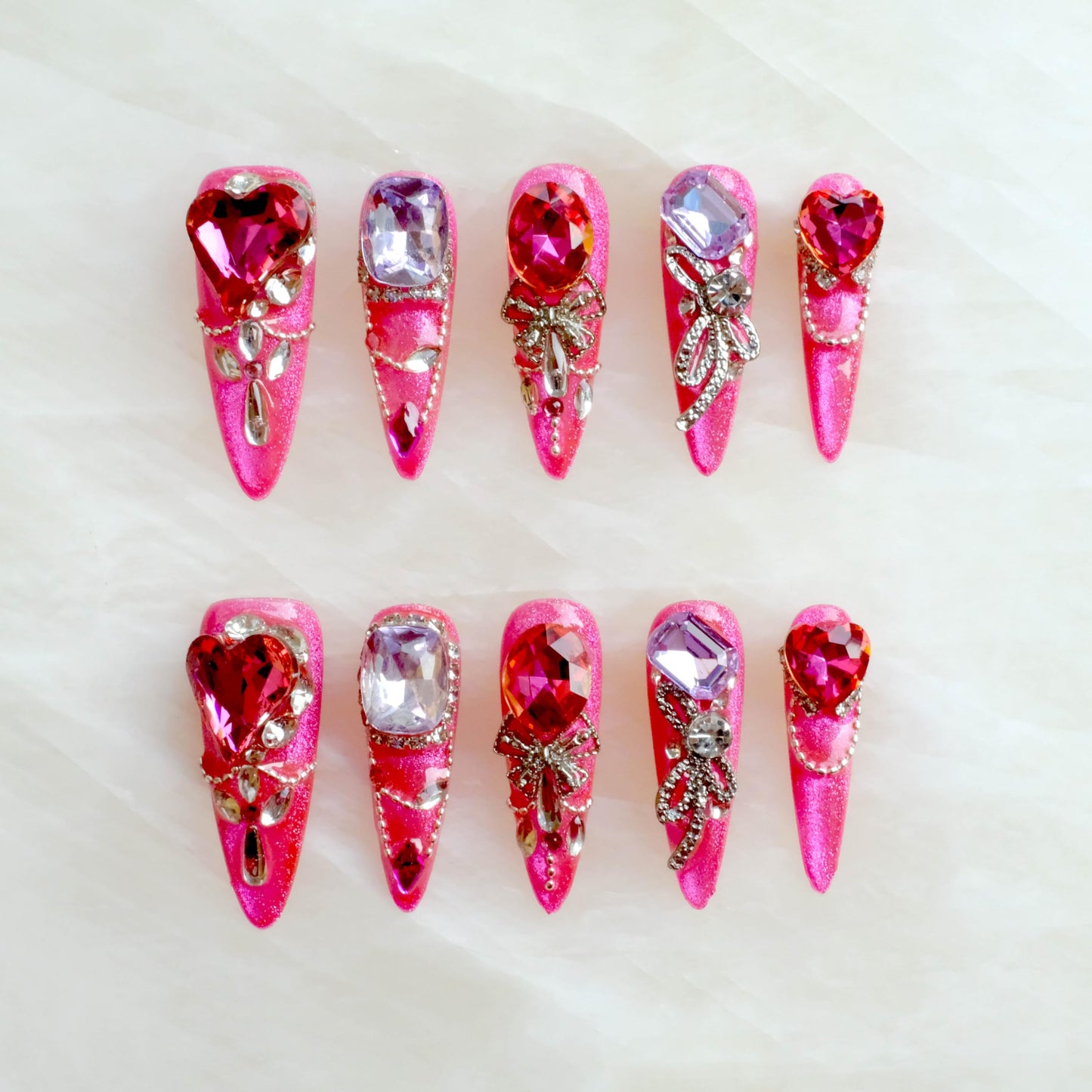 [GLORS] Luxury Press-On Nails, Pink Glitter False Nails with Rhinestones and Pearl Chain in Long Stiletto, 10 Pieces (S, LS)