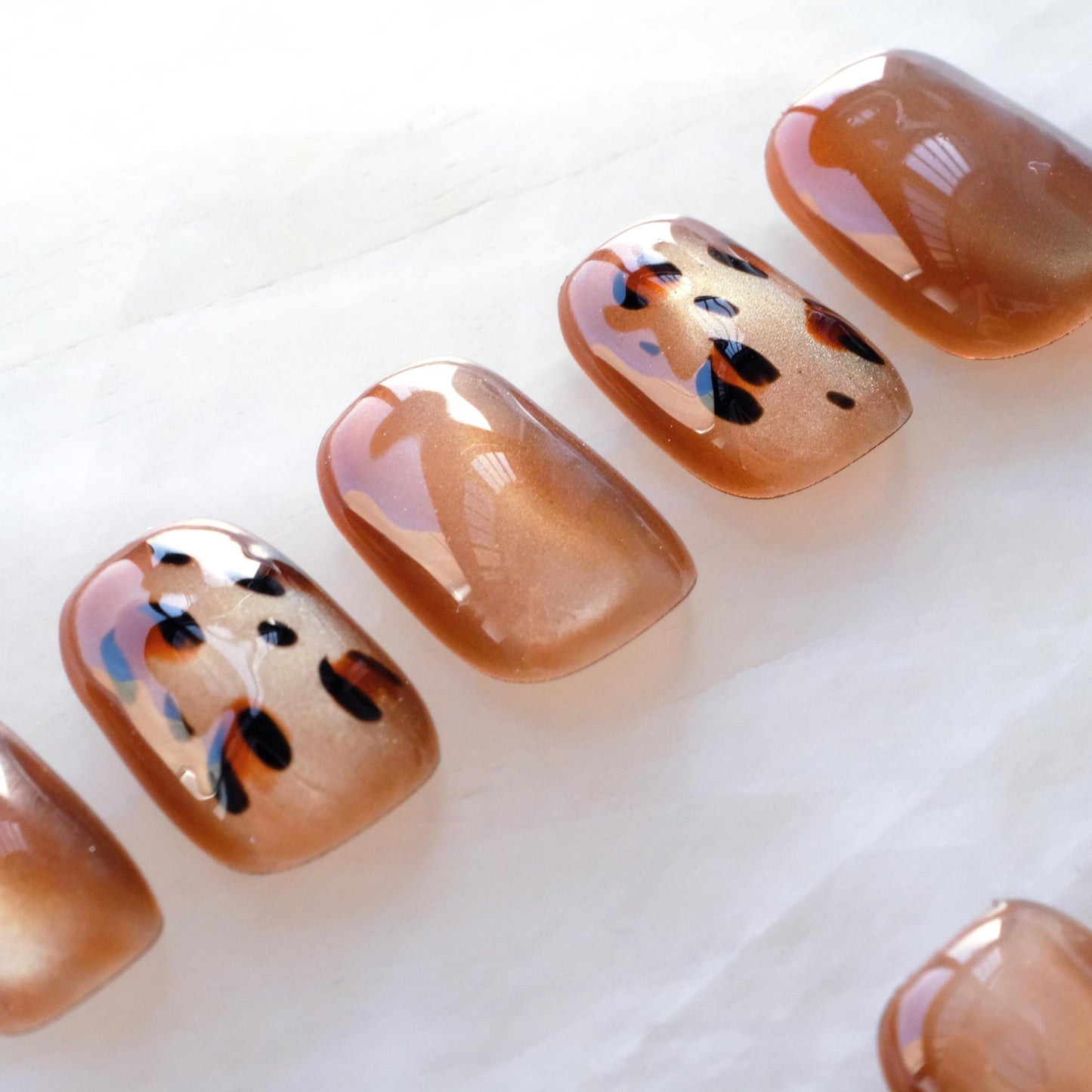 [GLORS] Caramel Leopard Glitter Cat Eye False Nail Press-Ons - Premium Fall Winter Style, Short Square Shape, 10 Pieces (XS, SS)