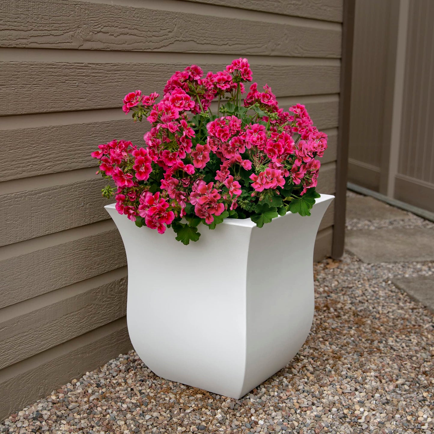 Mayne 5873-W Polyethylene Planter, White 16x16