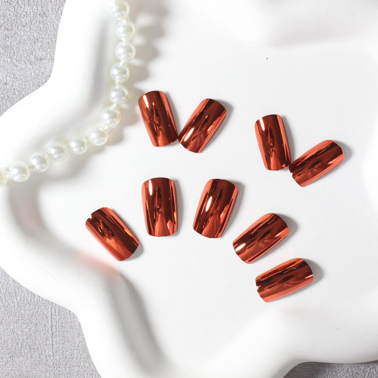 KQueenest Square Medium 24 PCS Press-on Nails, Metallic Red Acrylic False Nails Set, Short Coffin Nails Glue On with Mirror Metal Plating, Comfortable Fit for Women & Girls
