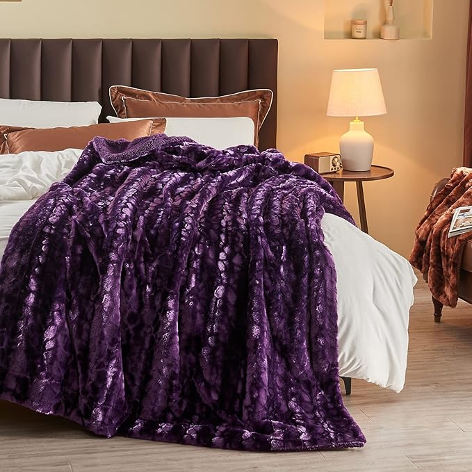 NEWCOSPLAY Super Soft Faux Fur Blanket Twin Size Dark Purple Sherpa Fuzzy Plush Warm Blanket for Sofa Bed (Dark Purple, Twin(60"x80"))