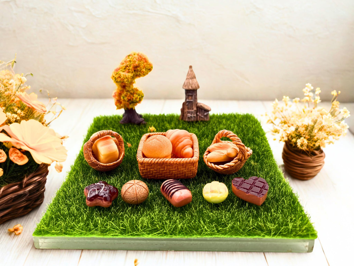 Miniature Fall Picnic Diorama Kit – 16 PCS Resin Food, Tree, House & Basket Accessories – DIY Autumn Scene for Terrarium, Fairy Garden & Crafts – Includes 6"x6" Grass Mat