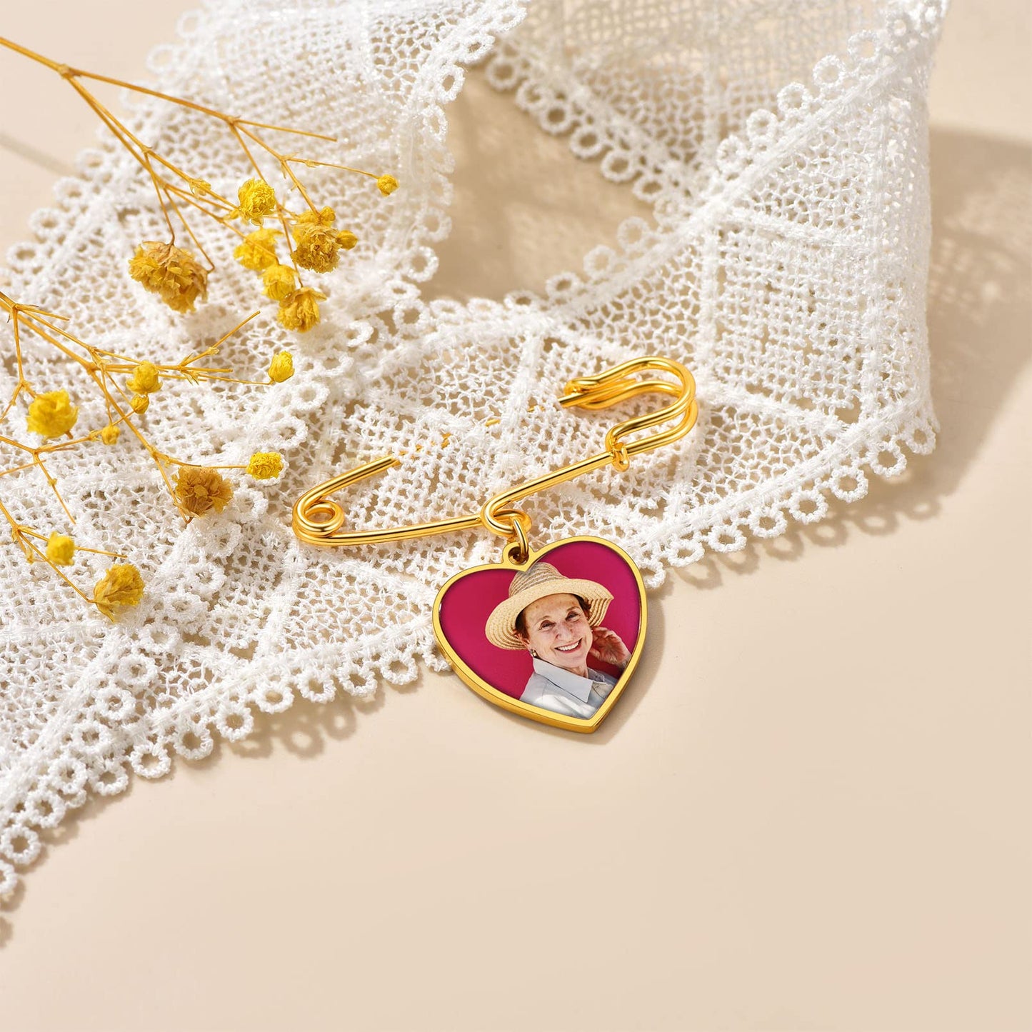 Custom4U Wedding Charms for Bouquet Custom 3 Picutres Customized Photo Pins Heart Shaped Memory Charm Funeral Boutonniere