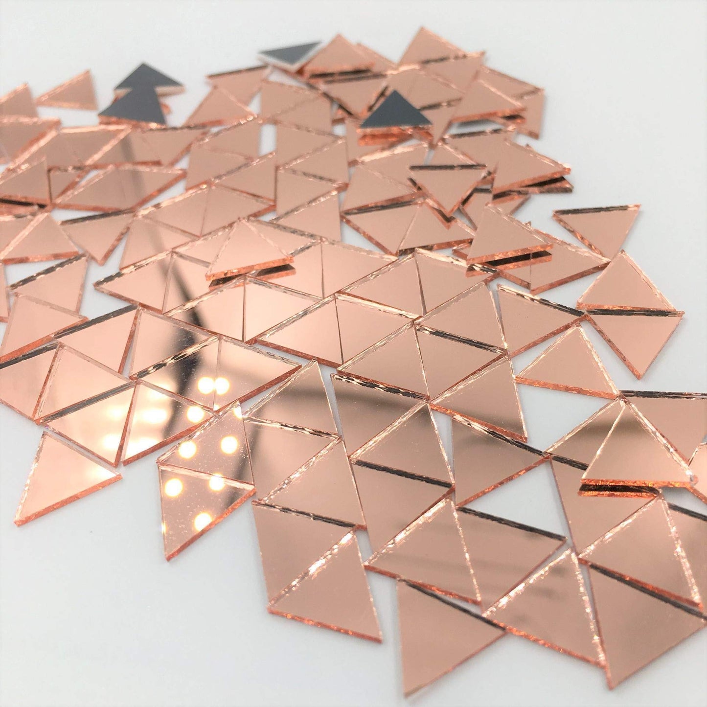 NUORUI 15mm Triangular Shape Mirror Mosaic Tiles, Rose Gold, Craft Mirror, 120 Pieces