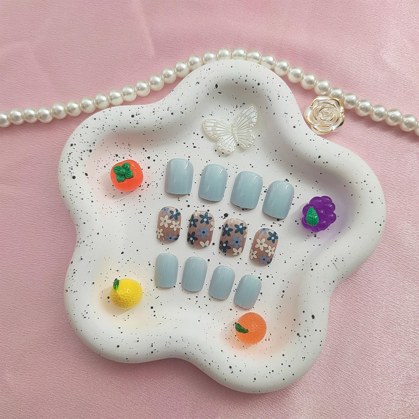 Short Press on Nails Square Fake Nails with Flower Designs Blue Nails Press ons Glossy Glue on Nails Spring Acrylic Nails Nude False Nails Artificial Stick on Nails for Women 24Pcs