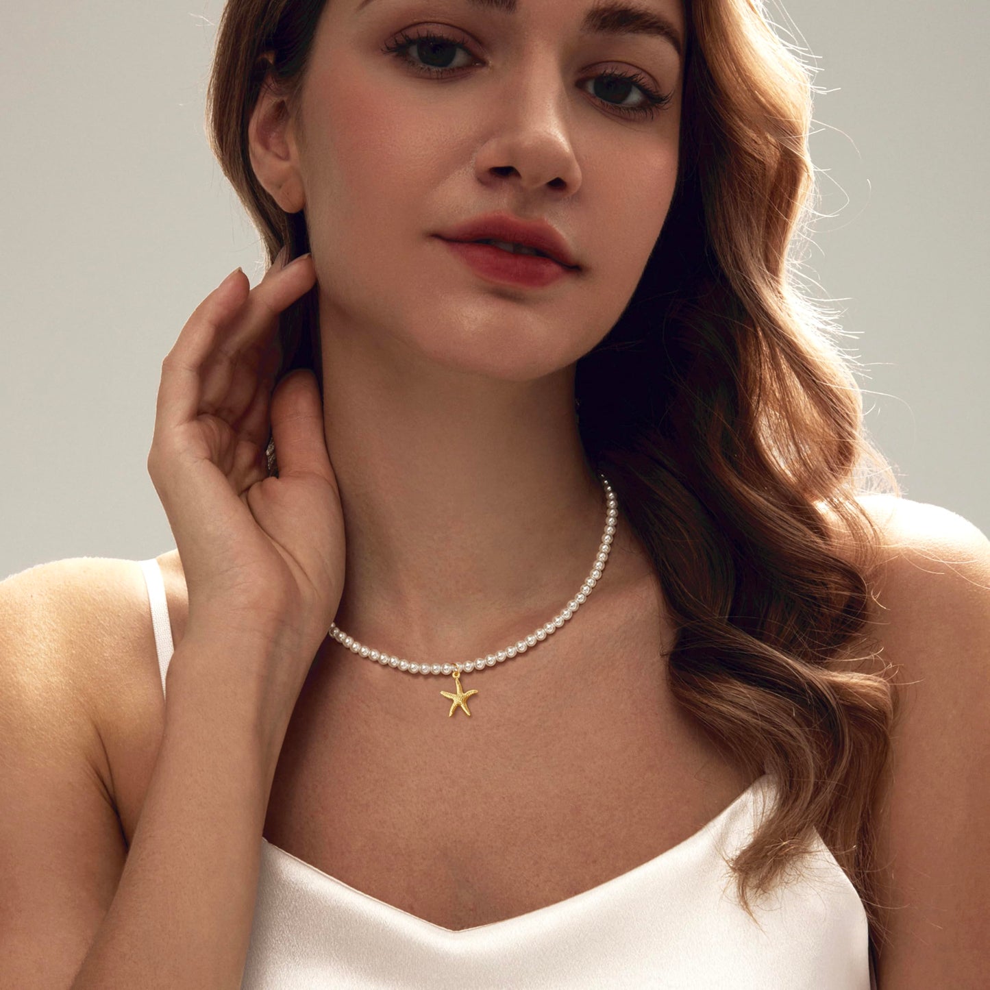 Zeffy Starfish Pearl Necklace for Women, 4MM Dainty Pearl Choker Necklace Summer Beach Jewelry Wedding Simple Bridesmaid Jewelry Gifts