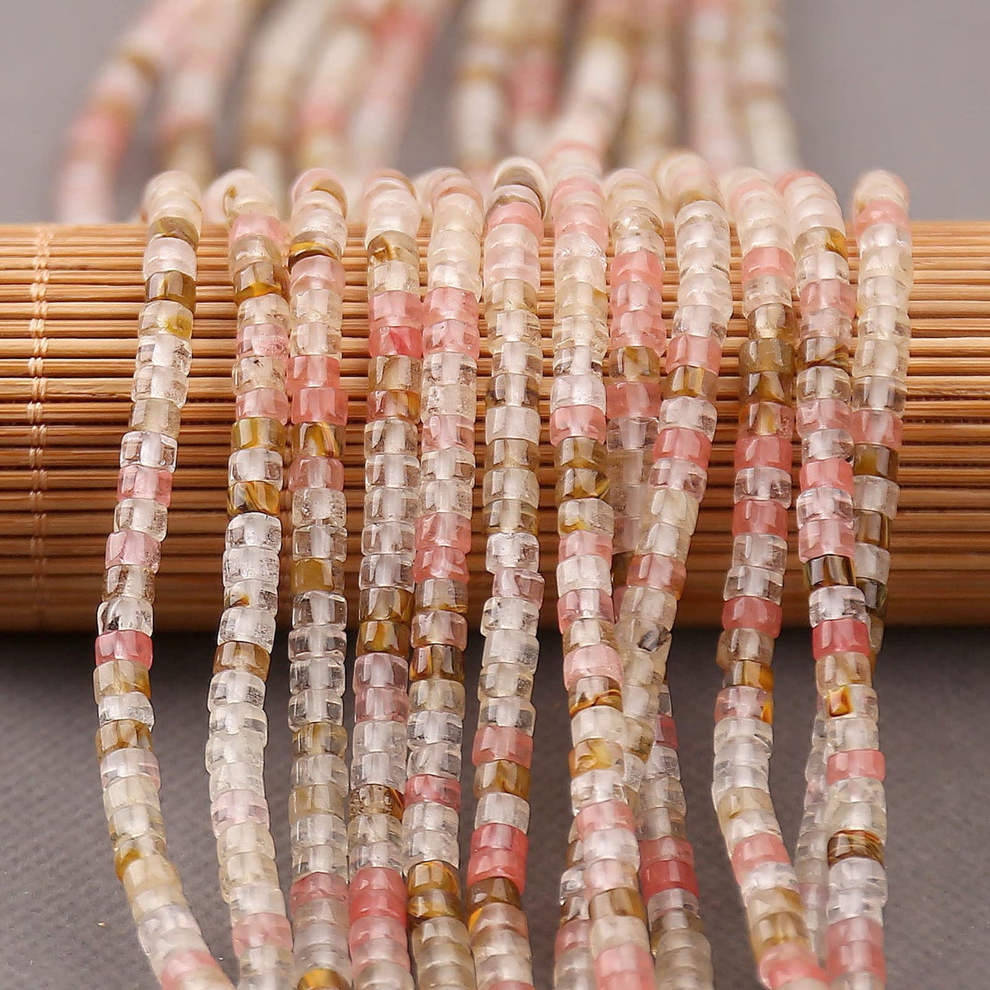 BONNY BOXX 150PCs Natural Watermelon Rind Spacer Beads, Loose Semi Precious Flat Round Gemstone Heishi Disc Stone Beads for Beading Jewelry Making 4mm*2mm