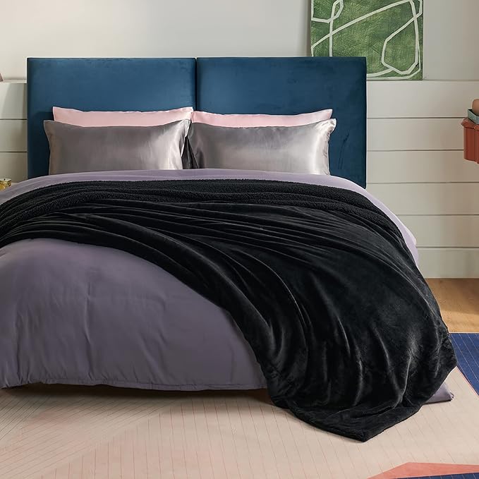 Bedsure Sherpa Fleece Blankets King Size for Bed - Thick and Warm, Soft Fuzzy Plush King Blanket for Winter, Black, 108x90 Inches