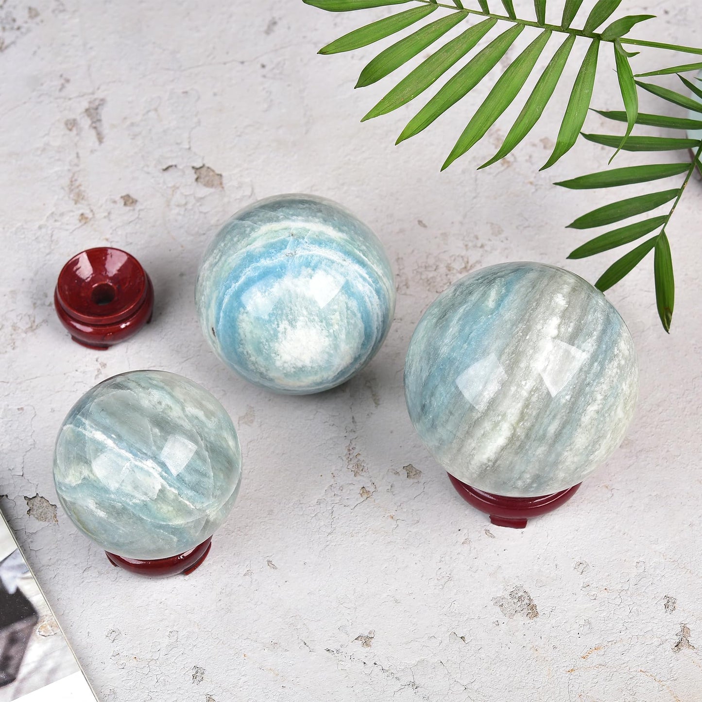 JIC Gem Natural Trolleite Crystal Ball Sphere Blue Healing Crystal Gemstone Ball with Display Stand Home Decor Meditation Grid Energy Balance (50-60mm)