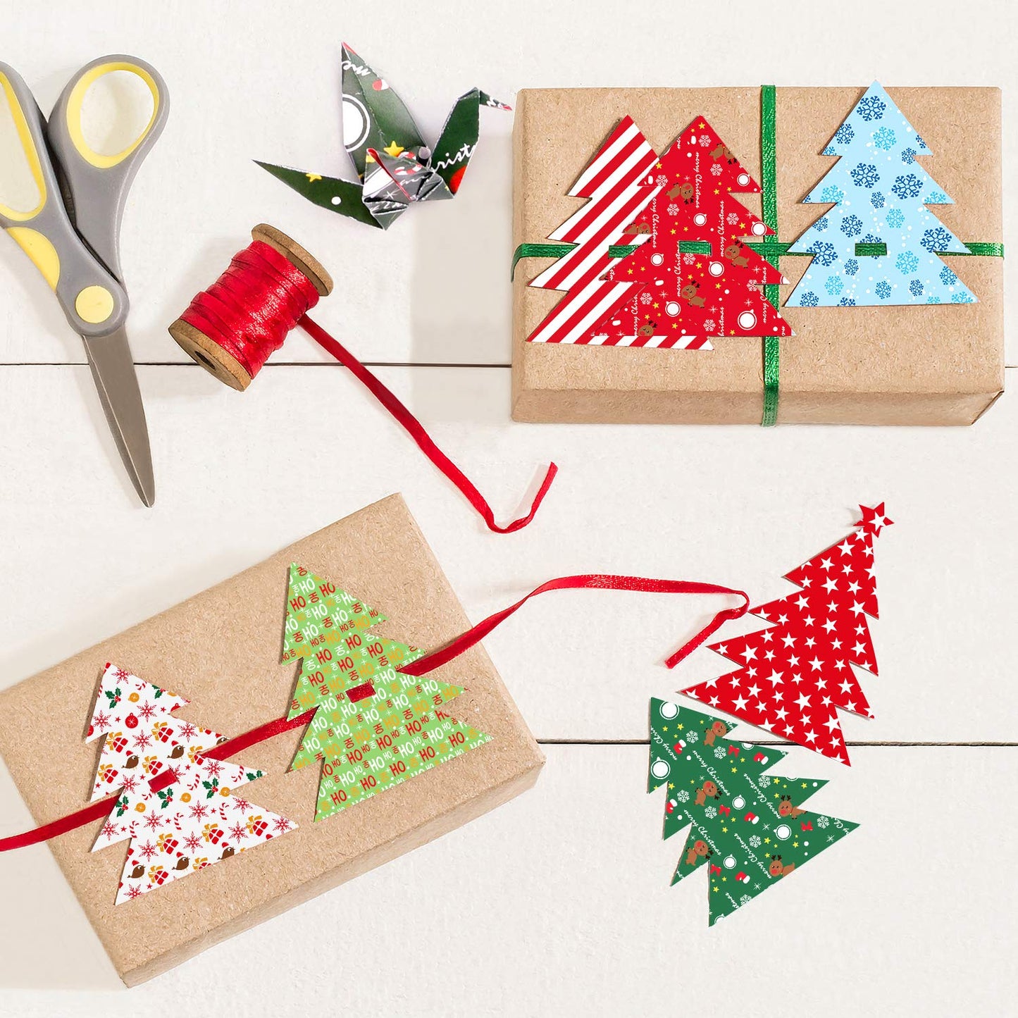 FEPITO 90 Sheets Christmas Pattern Paper Set, 14 x 21cm Decorative Paper for DIY Scrapbook Card Making Decoration, 10 Designs