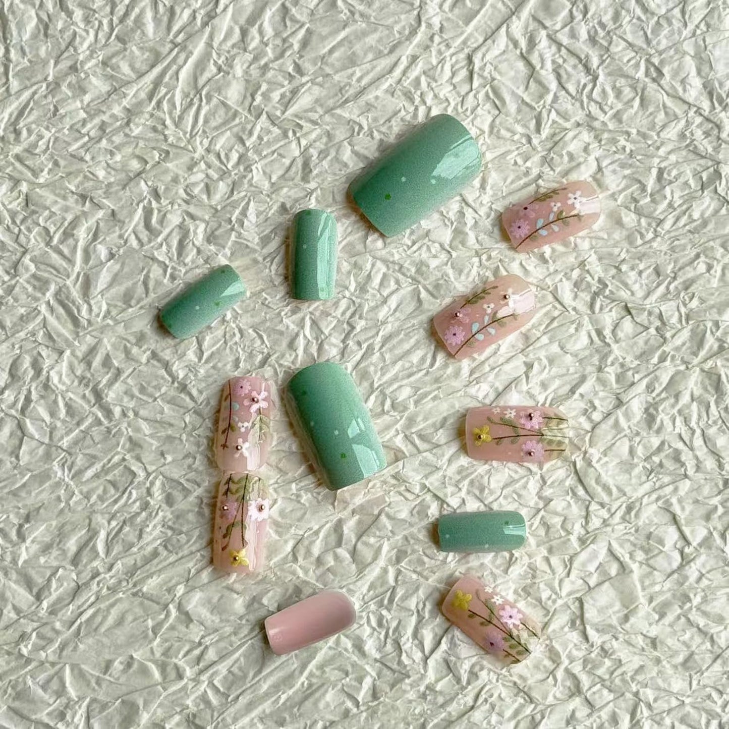 24pcs Green Press on Nail Medium Length Square Fake Nails with Flower designs Spring False Nails Glossy Cute Glue on Nails Full Cover Acrylic Stick on Press ones for Women Summer Manicure
