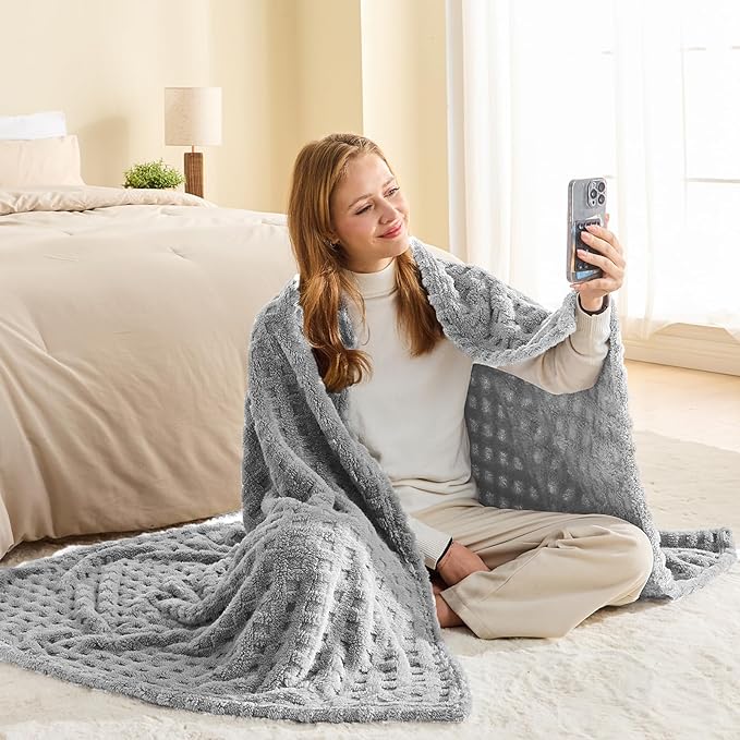 NEWCOSPLAY Super Soft Twin Blanket Grey Premium Silky Flannel Fleece 3D Waffle Checkered Lightweight Bed Blanket All Season Use (Light Grey, Twin(60"x80"))