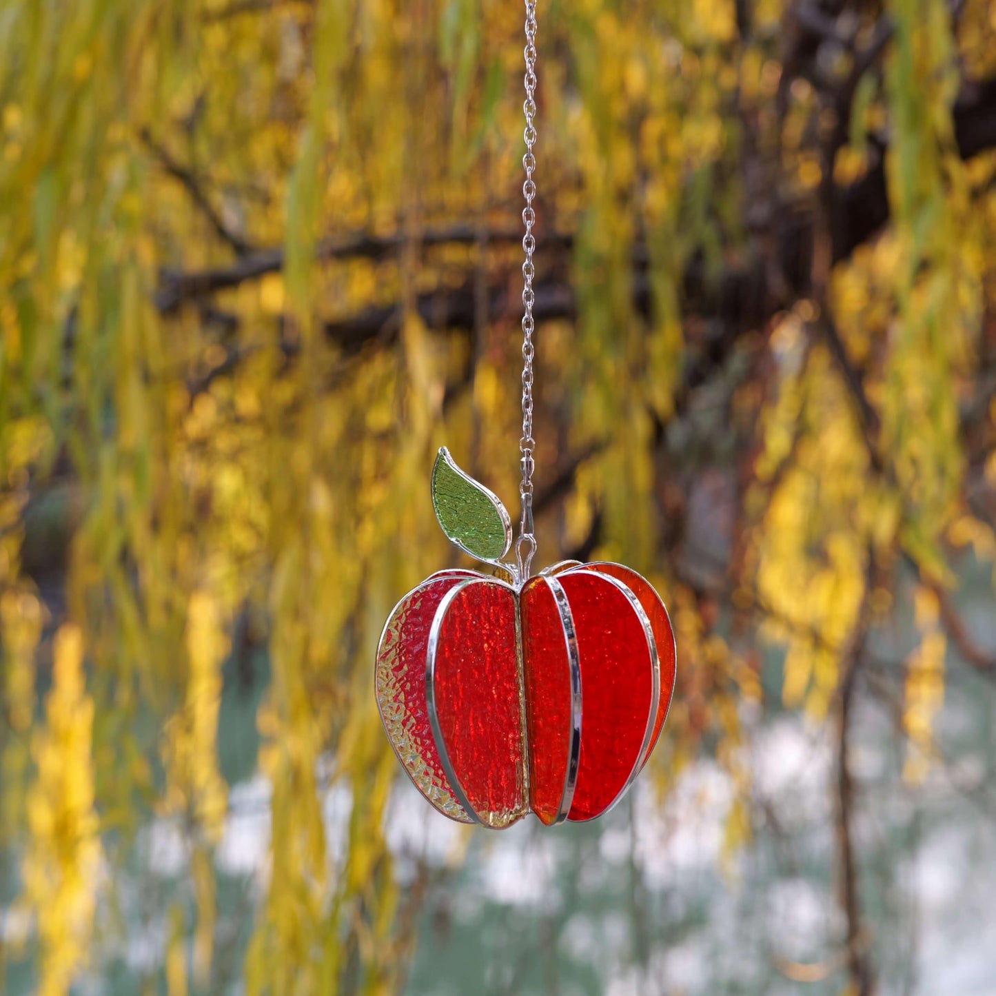 MintyWiz 3D Apple Suncatcher Spinner, Stained Glass Sculpture Sun Catcher, Fruit Art Bookshelf Desktop Decor, Unique Gifts for Teachers