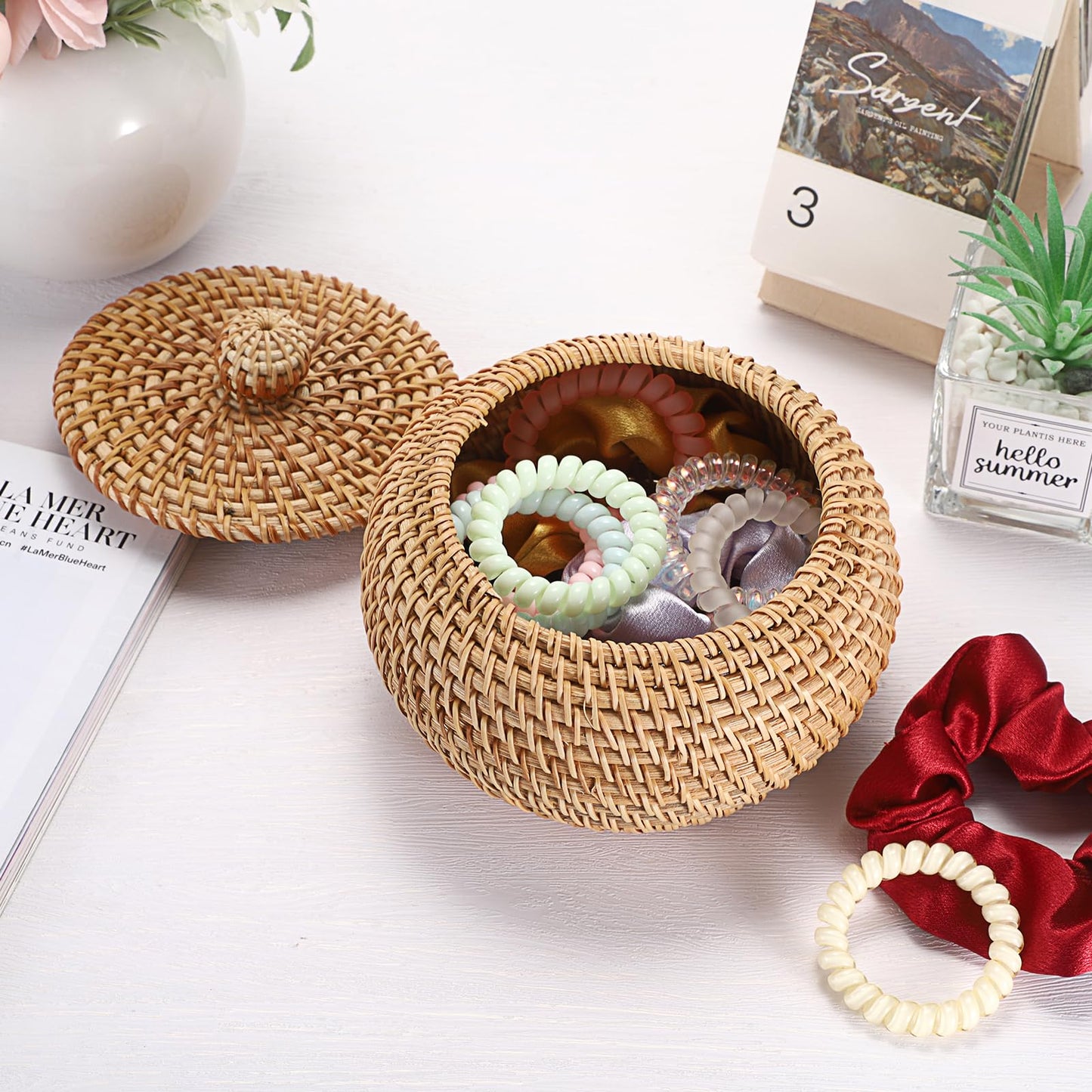 Hipiwe Round Rattan Basket Boxes With Lid Hand-Woven Wicker Storage Baskets Bin Decorative Basket Box Multi-Purpose Picnic Food Bread Basket Small Keys Basket Bowl for Entryway (X-Small,4.7"x3.3")