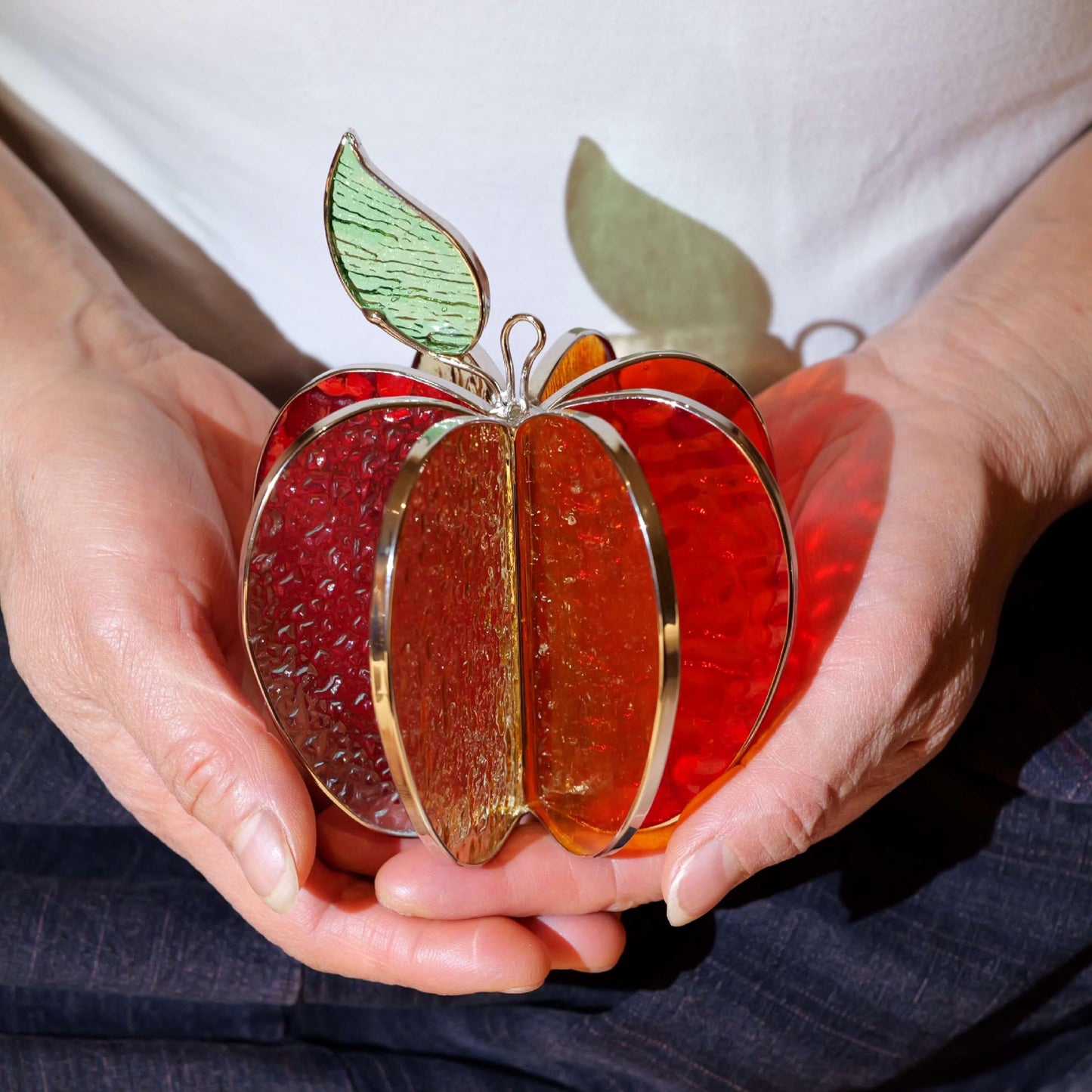 MintyWiz 3D Apple Suncatcher Spinner, Stained Glass Sculpture Sun Catcher, Fruit Art Bookshelf Desktop Decor, Unique Gifts for Teachers