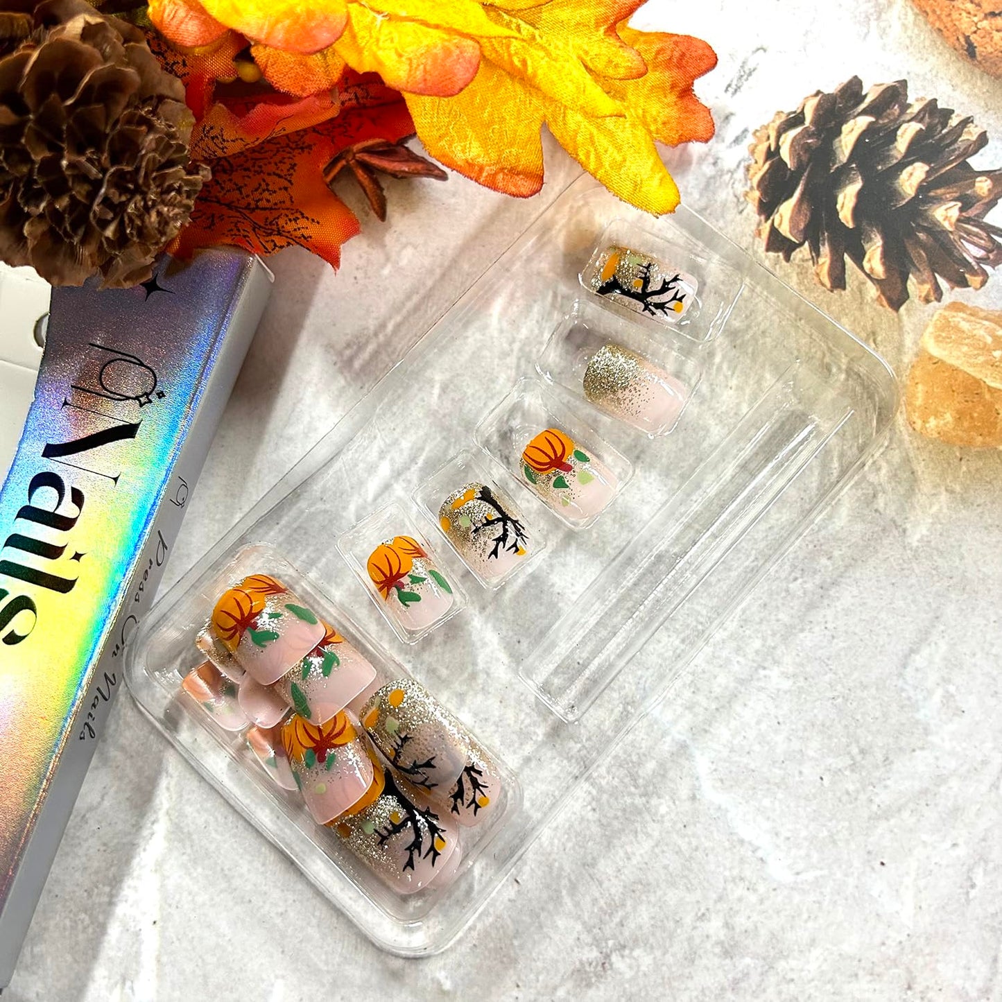 Thanksgiving Press on Nails Short Square Fall False Nail Pumpkin Glitter Sequins Pattern Acrylic Fingernails Full Cover Glossy Festival Stick on Nail Press Ons Reusable Autumn Glue on Nails for Women