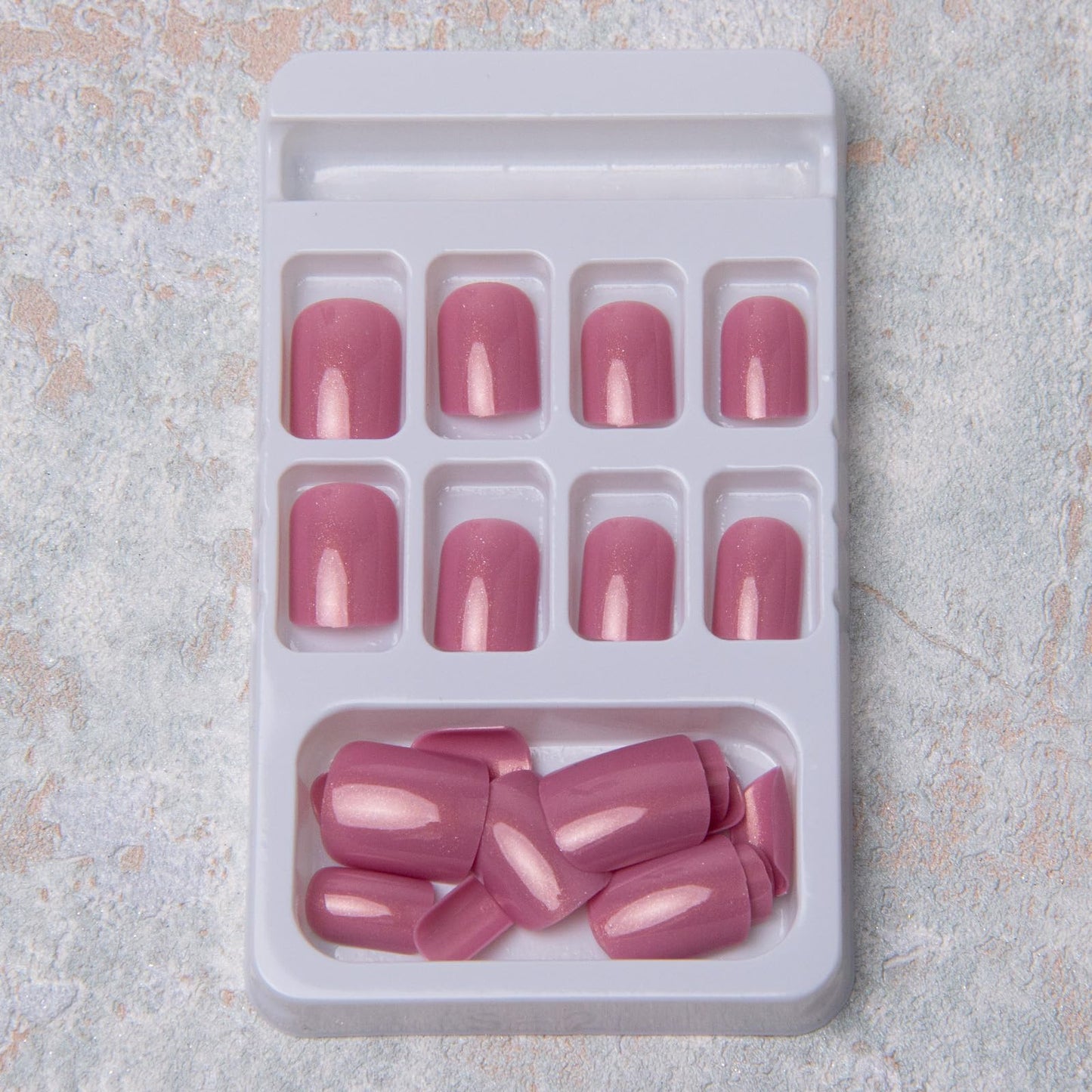 Pink Press on Nails Short Square Fake Nails Chrome Acrylic Nails Glossy Shiny False Nails Mirror Glitter Artificial Nails Press ons Glue on Nails for Women Girls Manicure Nails Decoration 24Pcs