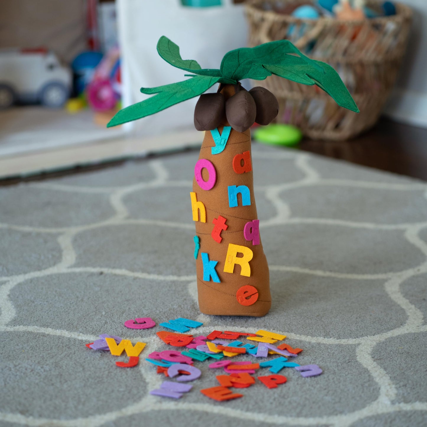 Constructive Playthings Chicka Chicka Boom Boom Childrens Book & Audiobook CD, Includes Alphabet and Tree Props, Attachable Felt Letters, Literacy Toddler Toys, 3 Years & older