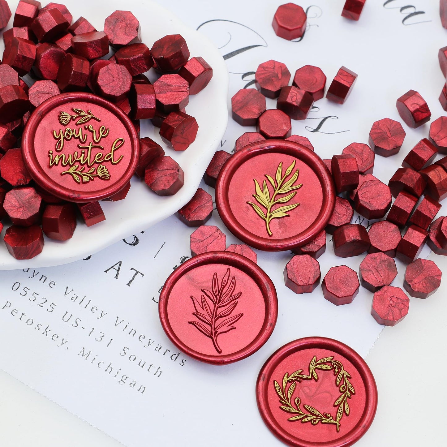 SWANGSA 1000 Pcs Christmas Sealing Wax Beads Kit with 2 Tea Candles and 1 Spoon, Great for Christmas Cards, Wedding, Invitations, Envelopes, Gift, Wine Packages