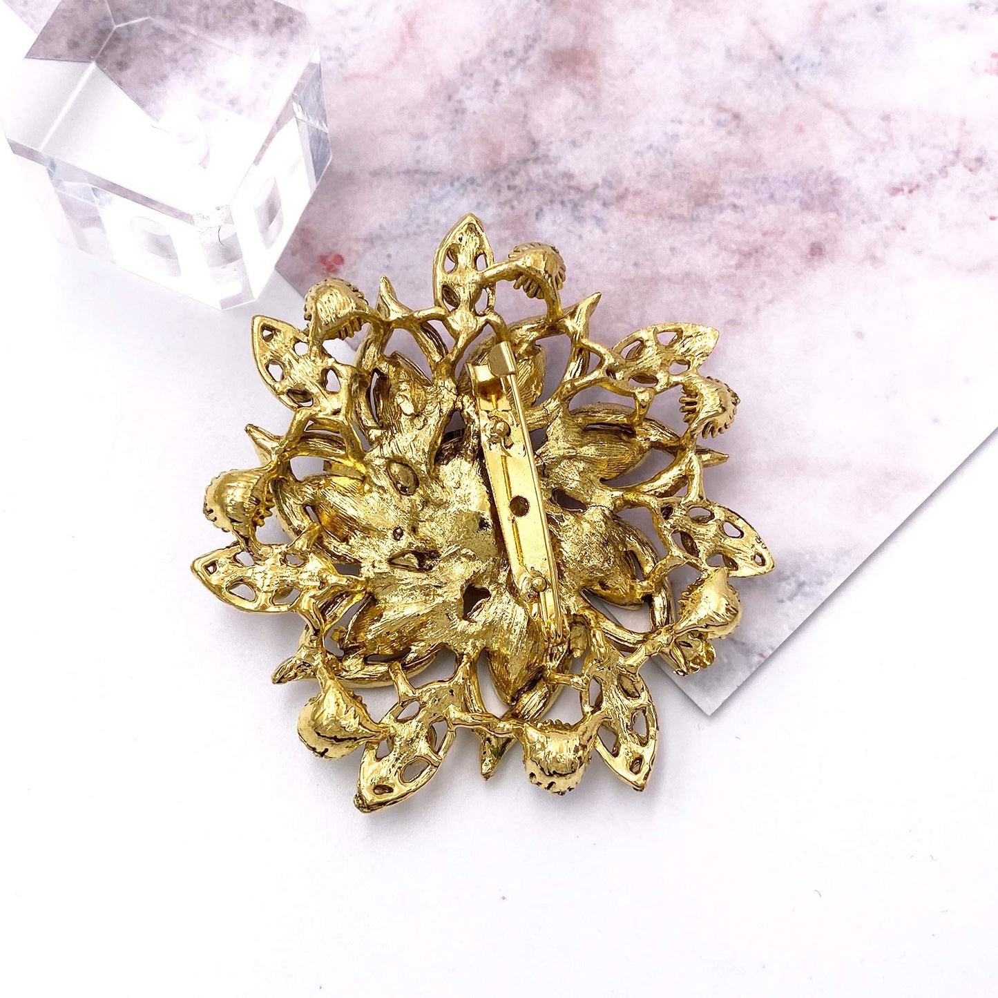 LAXPICOL Vintage Women's Brown Austrian Crystal Elegant Flower Brooch Wedding Broach Pin