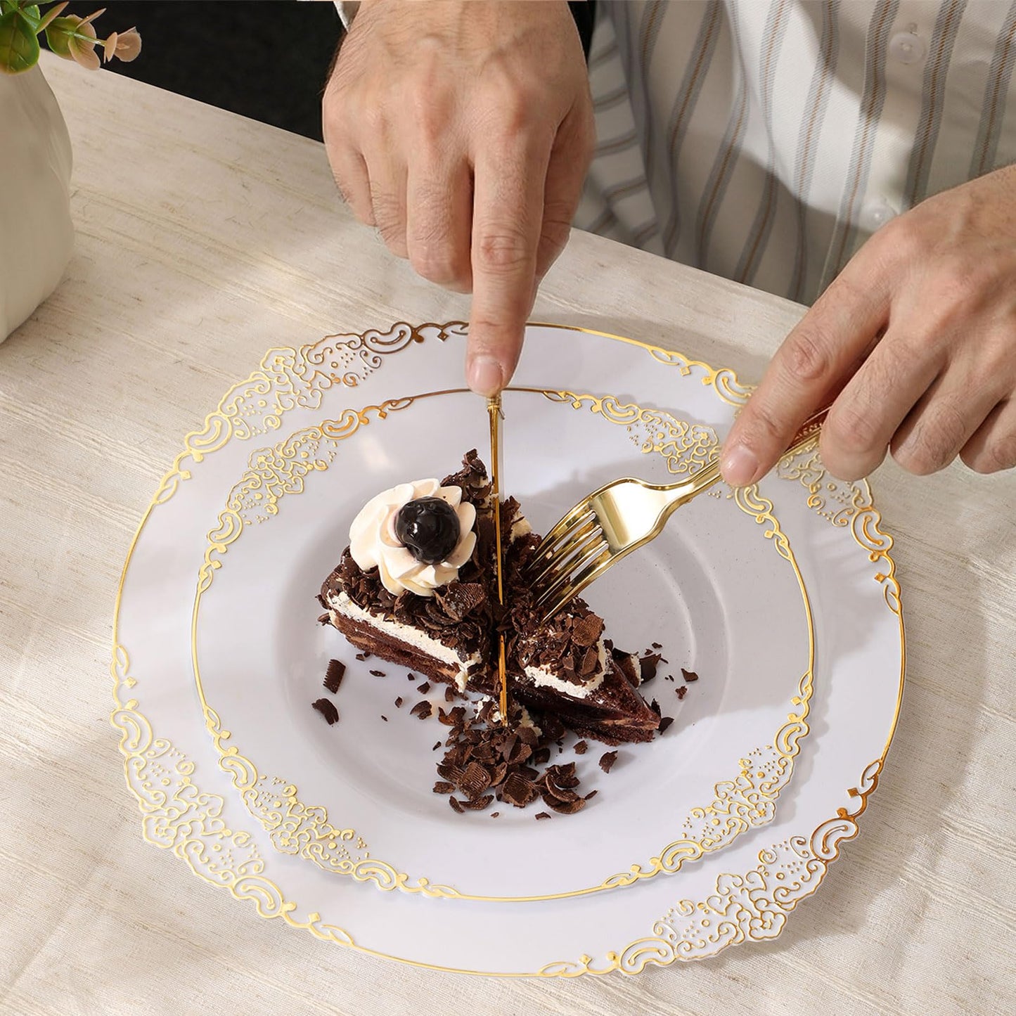 Goodluck 250 PCS Vintage White & Gold Rim Plastic Plates with Cutlery Set - Serves 50 - Heavy Duty Elegant Disposable Dinnerware for Formal Wedding, Catering, Upscale Party