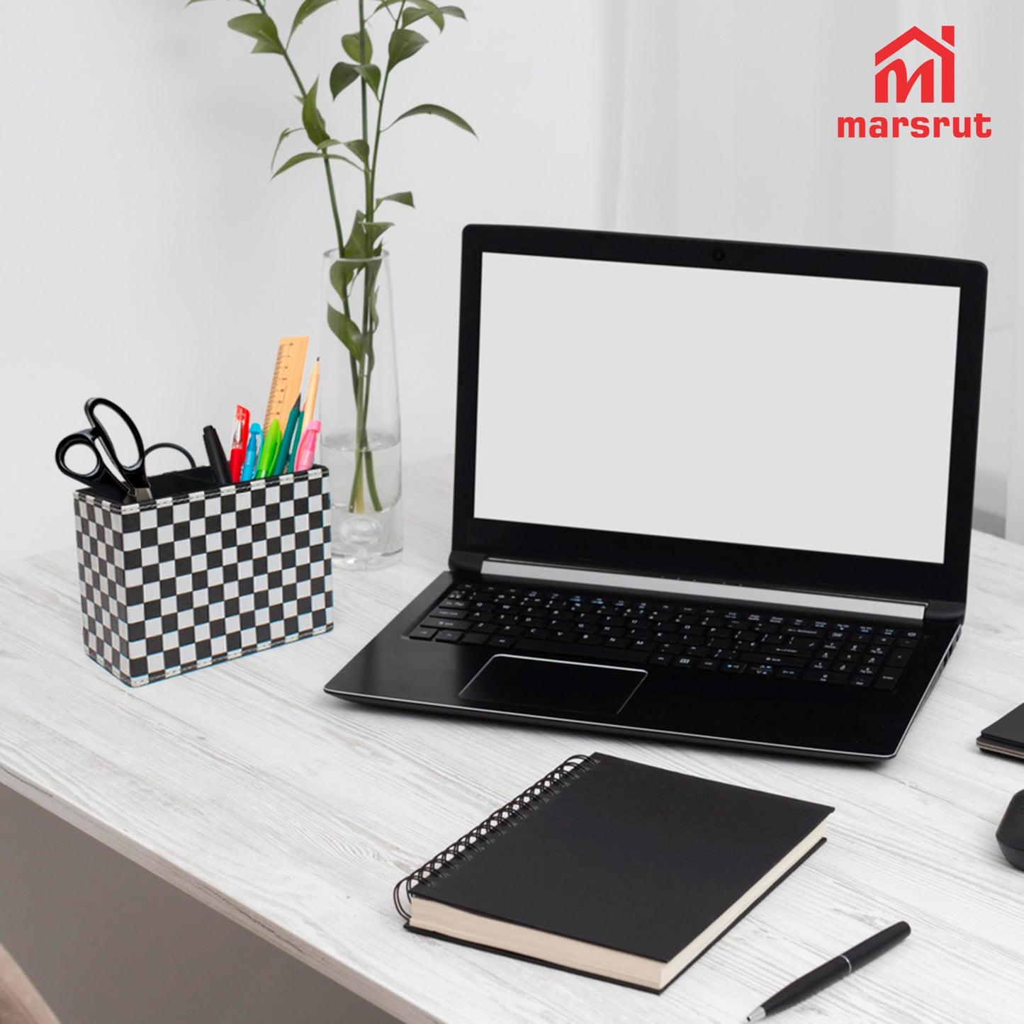 Checkered Pencil Box Desk Accessories for Office Decor, Desktop Pen Holder, Black White Racing Style Organizer Case Stand Cup Storage for Makeup Brush Study Table, with 2 Compartments, Sturdy Leather