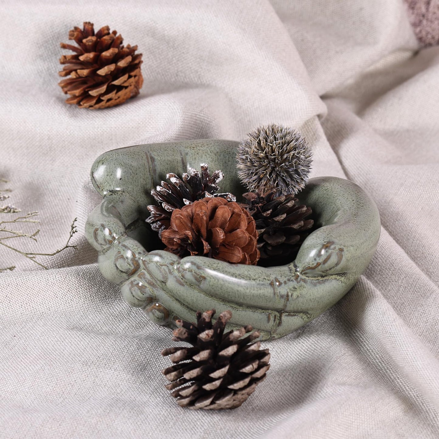 oliruim Ceramic Hands Bowl Dish Sculpture, Giving Hands Candy Holder for Succulent Planter, Crystal Rock Holder, Office, Keys Bowl for Entryway Table (Vintage Green)