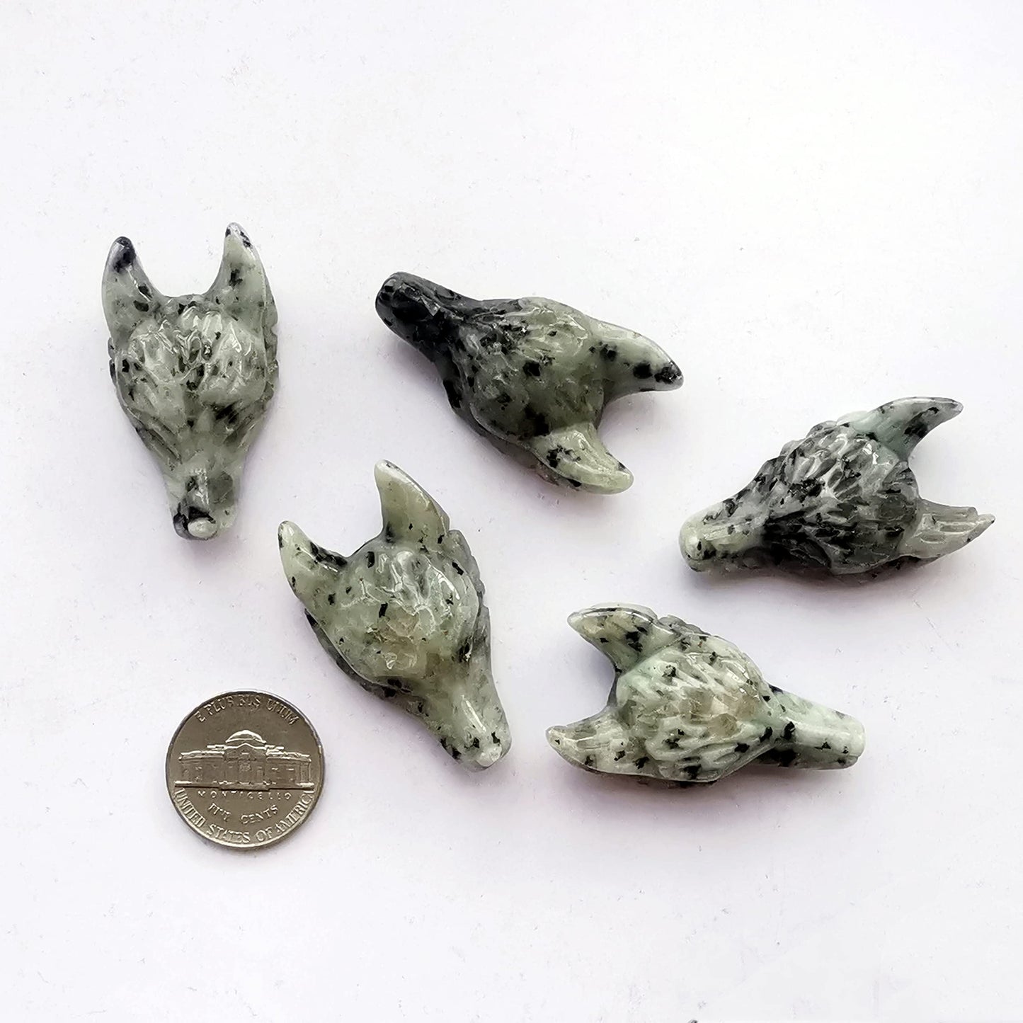 Bacatgem Sesame Jasper 1.57 inchs Wolf Head Pocket Crystals and Healing Stone Figurine,Haped DIY-Jewelry Pendant