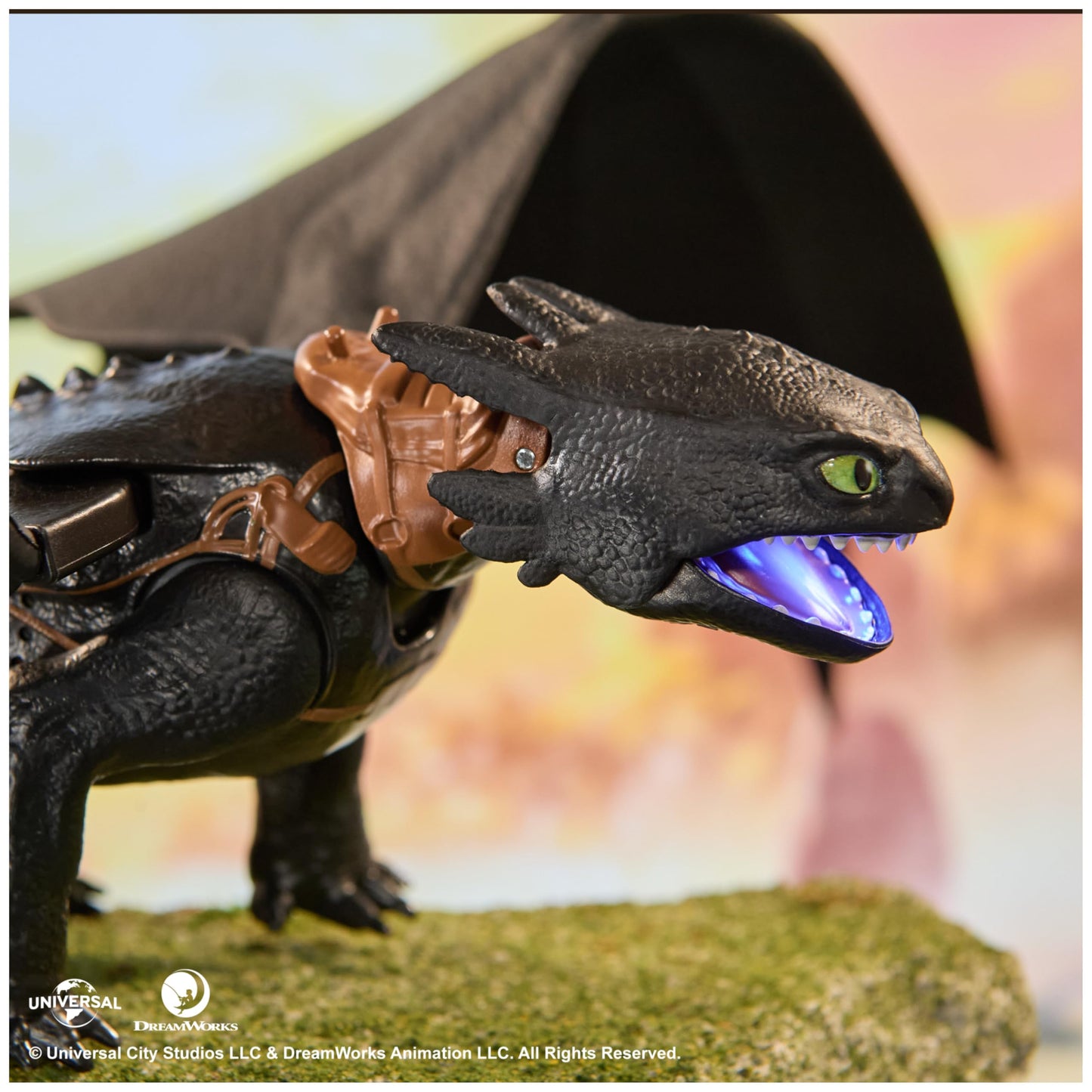 DreamWorks Dragons, How to Train Your Dragon, Ultimate Plasma Blast Toothless, 25” Wings with Lights & Sounds Action Figure, Kids Toys for Boys Ages 4 and up