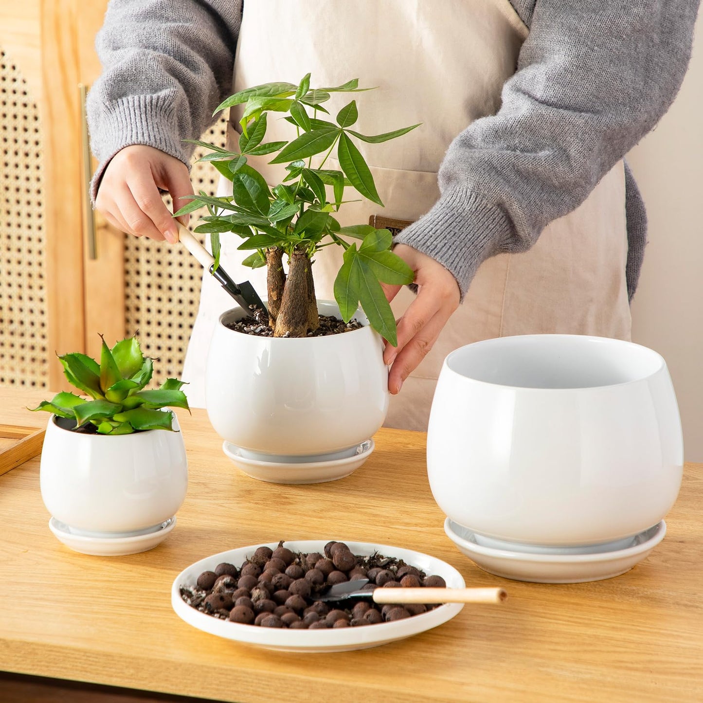 vancasso 3-Pack Ceramic Plant Pots, 3.7/4.8/6.2 Inch Indoor Planters with Saucers & Drainage Hole Planter pots for Indoor Plants and Flower, White