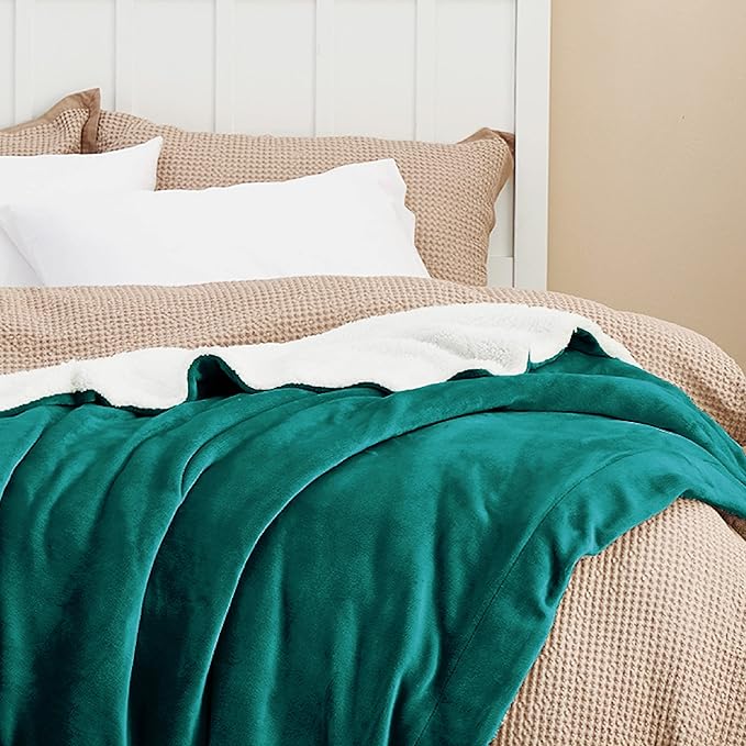 Bedsure Sherpa Fleece Blankets King Size for Bed - Thick and Warm, Soft Fuzzy Plush King Blanket for Winter, Forest Green, 108x90 Inches