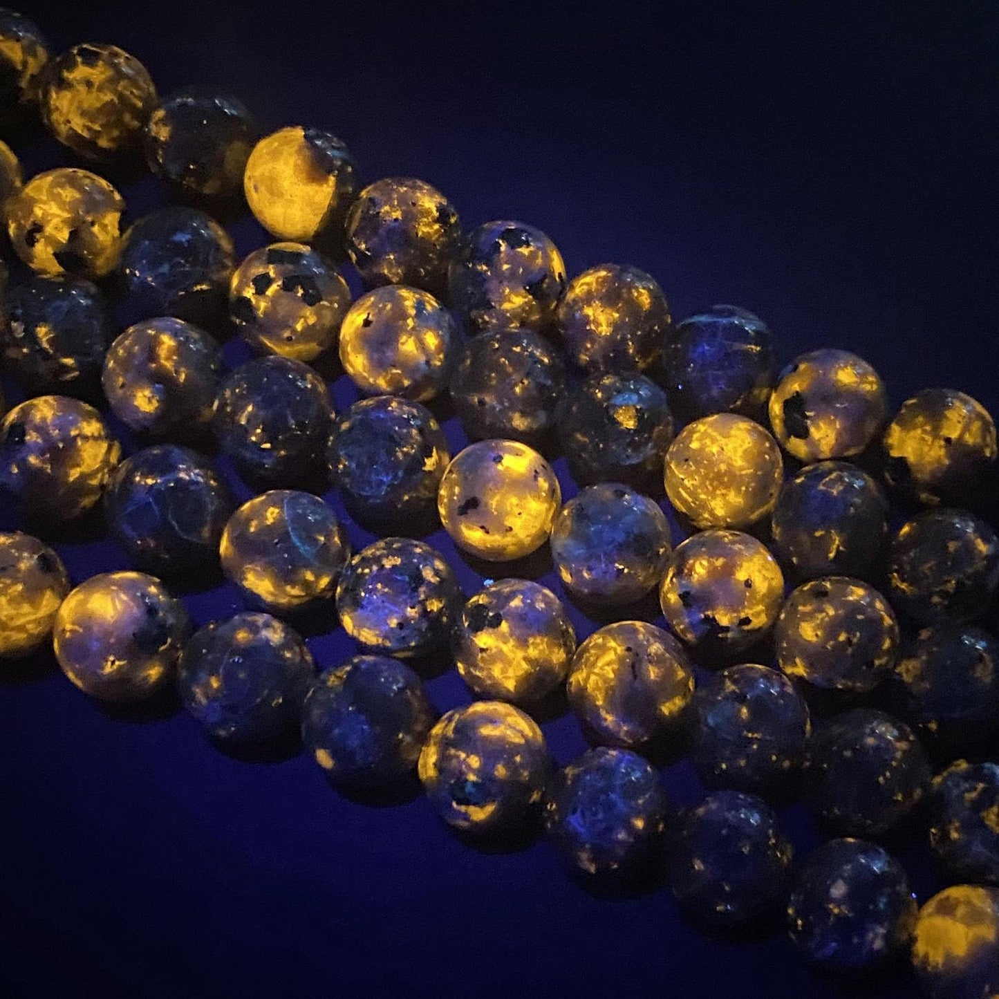 6MM 56PCS Flame Yooperlite Stone Beads Loose Beads for Jewelry Making DIY Bracelets Show Flame Color Under the Irradiation of UV Lamps