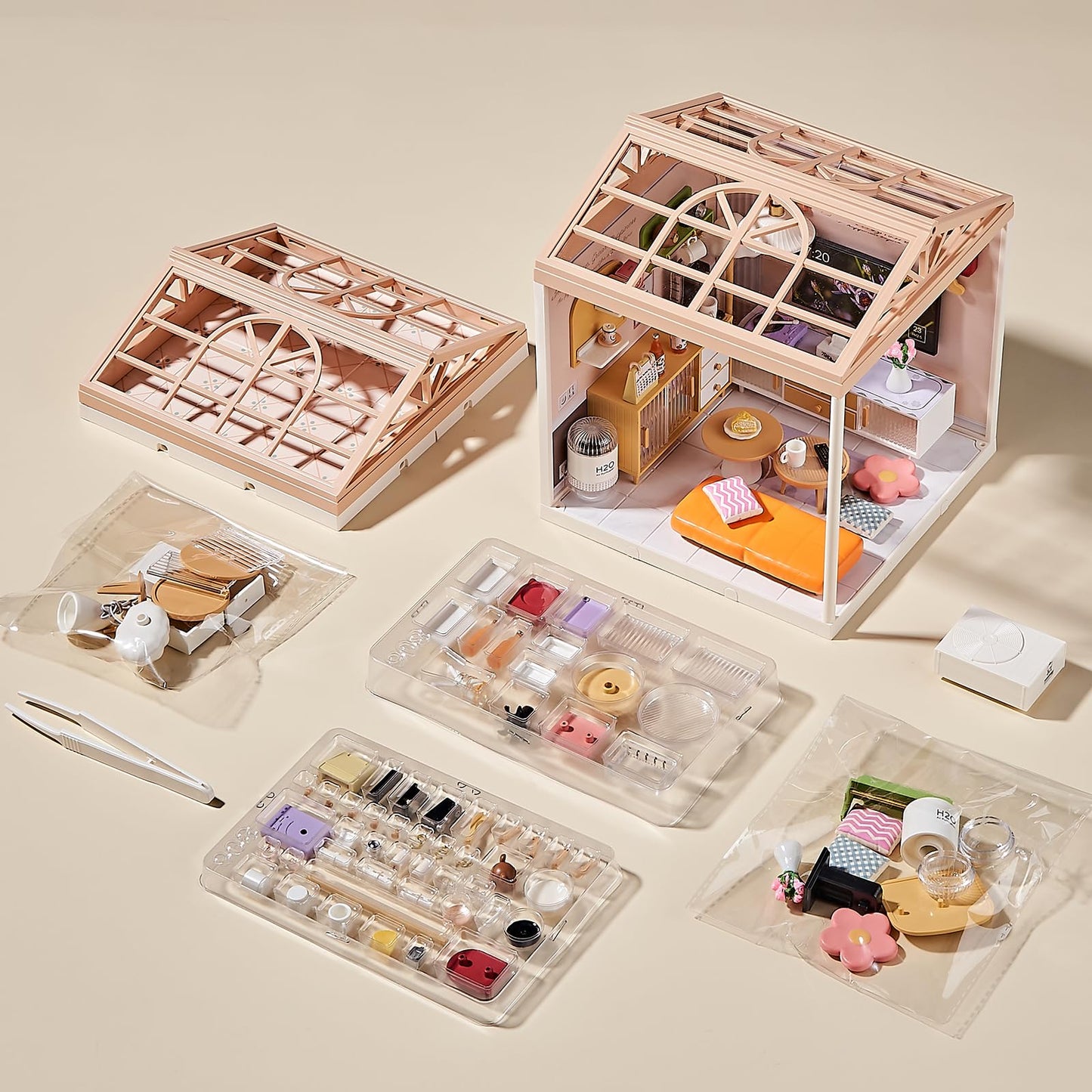 Qudify Miniature Living Room DIY Kit – 92Pcs 1:24 Scale Dollhouse Furniture with LED Light, Modular Scene Connector & Realistic Details for Kids 8+ and Collectors
